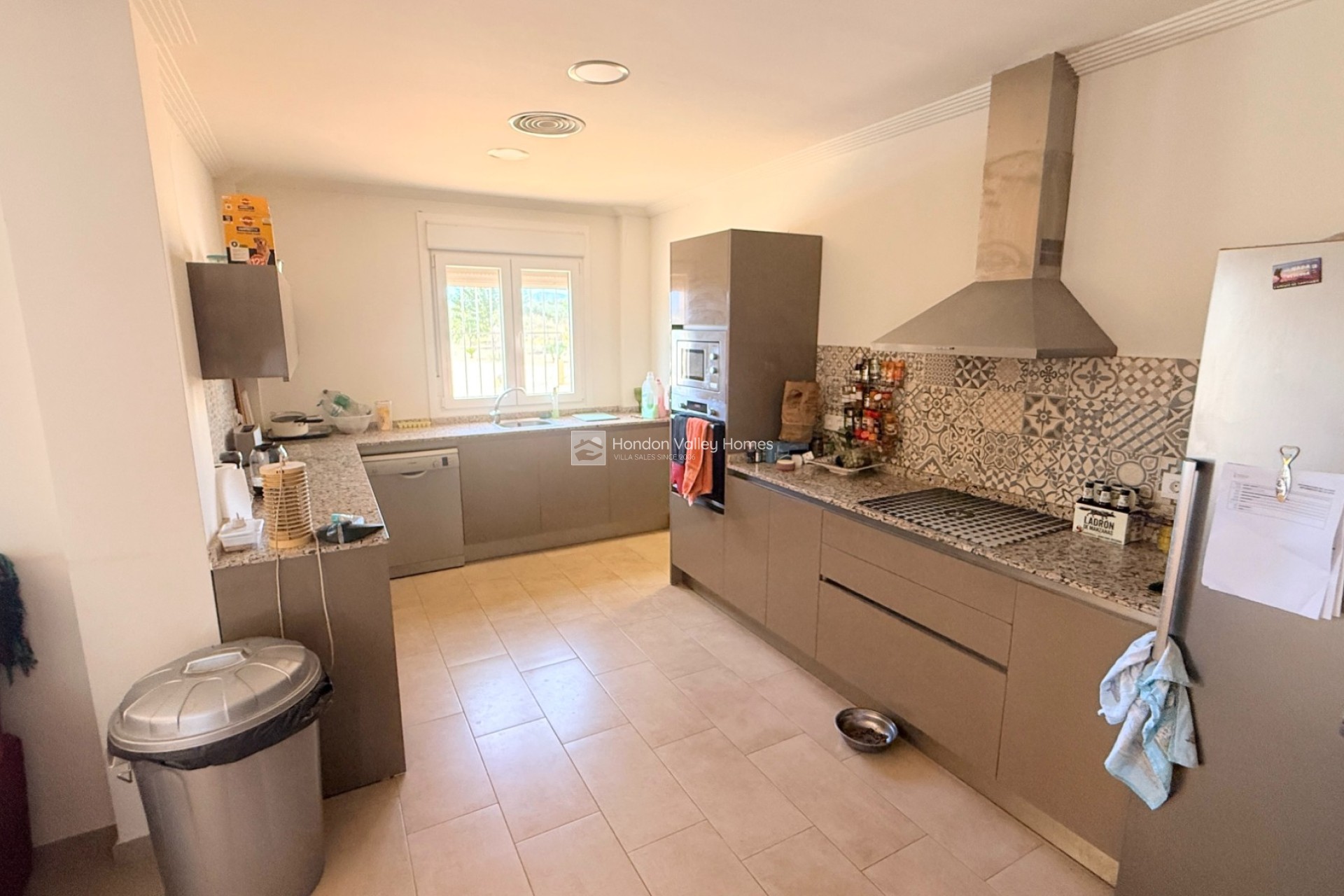 Resale - Villa - Hondón de las Nieves