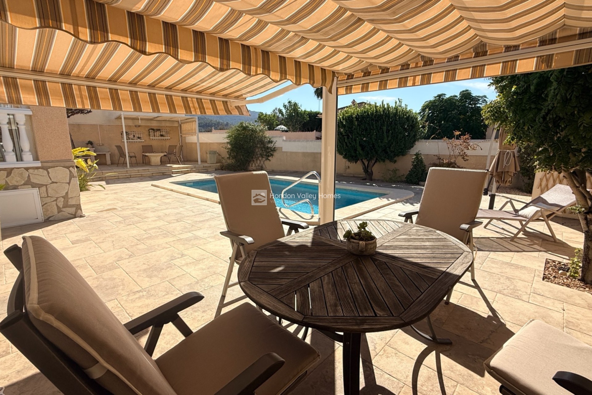 Resale - Villa - Hondón de las Nieves