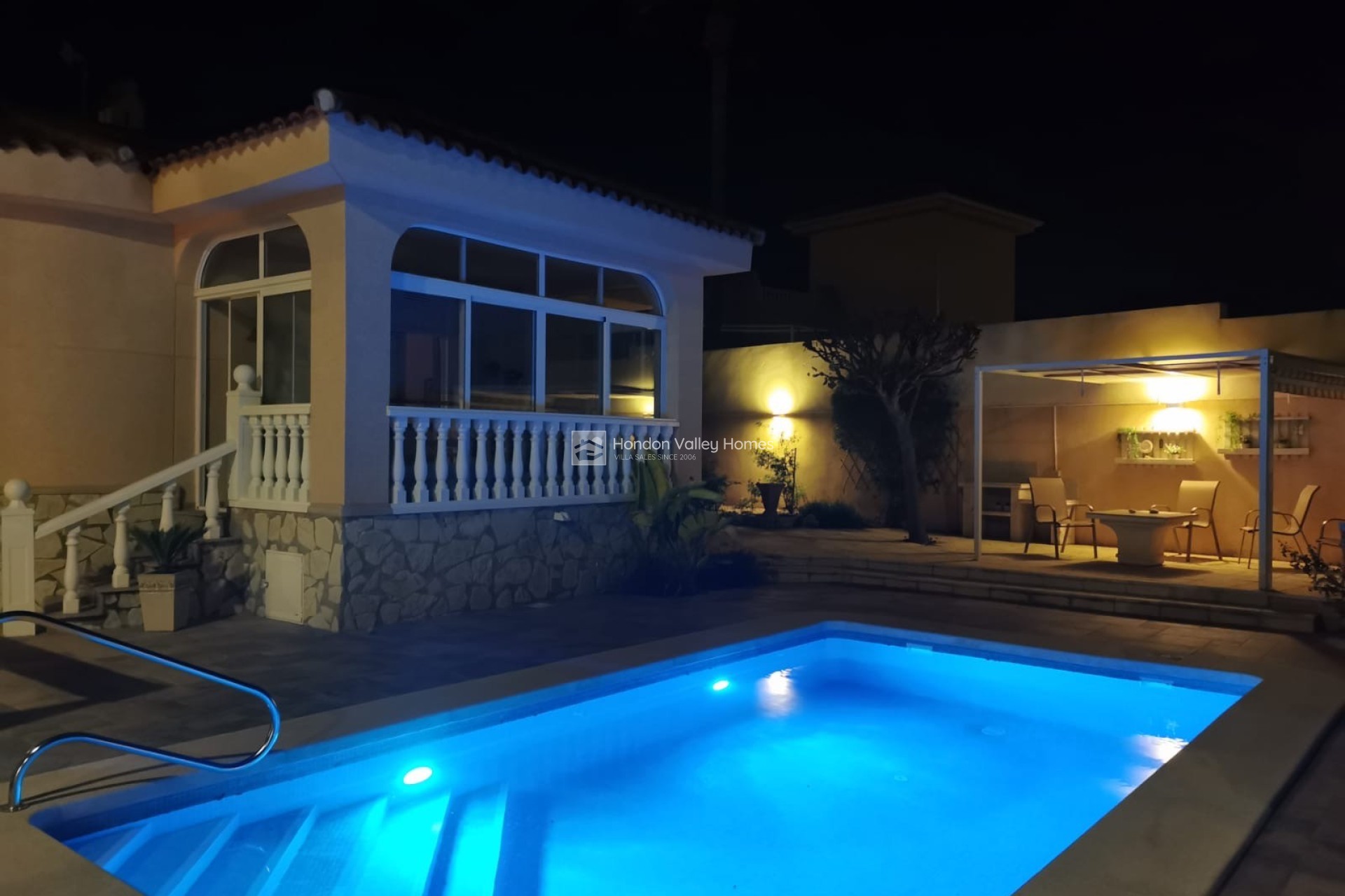 Resale - Villa - Hondón de las Nieves