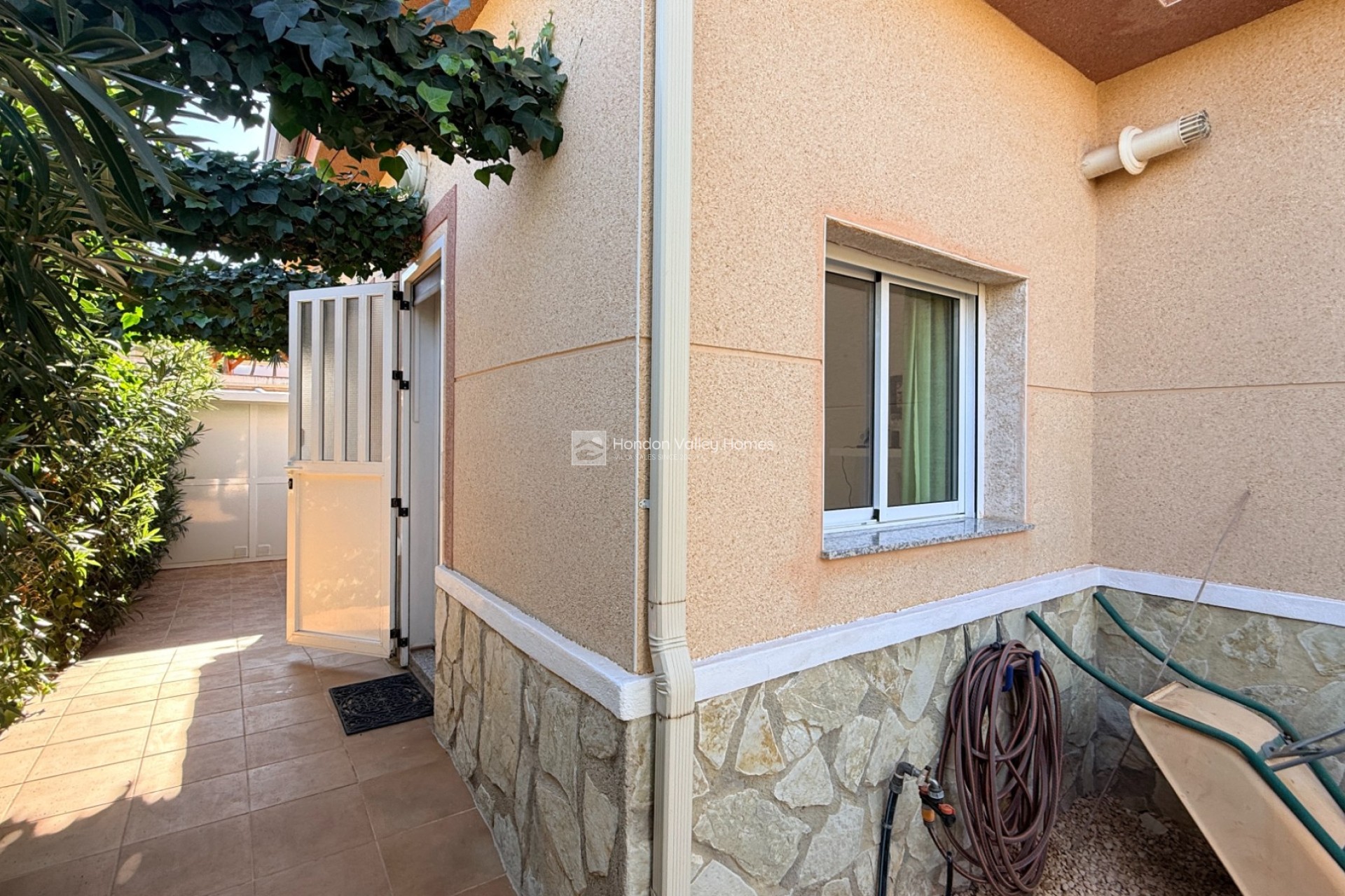 Resale - Villa - Hondón de las Nieves