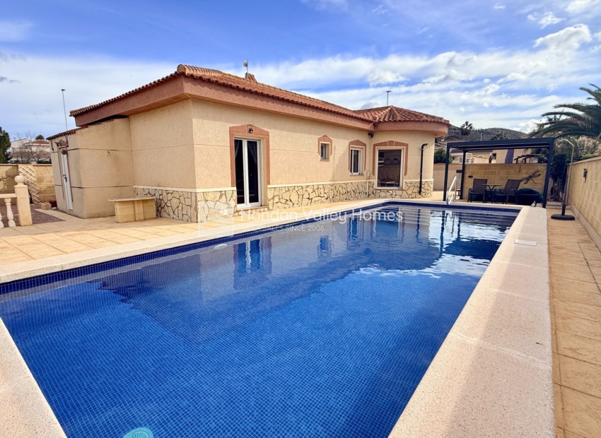 Resale - Villa - Hondón de las Nieves