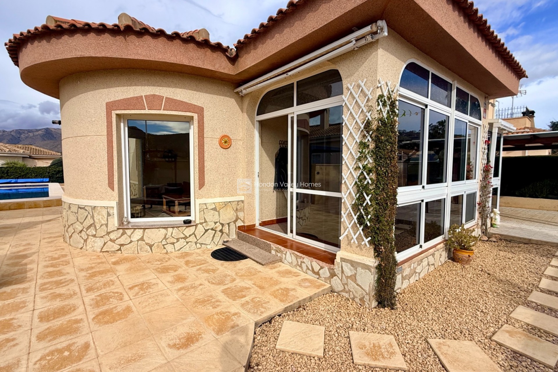 Resale - Villa - Hondón de las Nieves