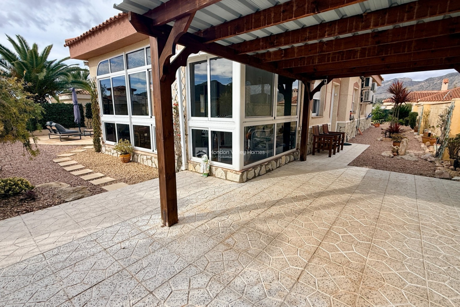 Resale - Villa - Hondón de las Nieves