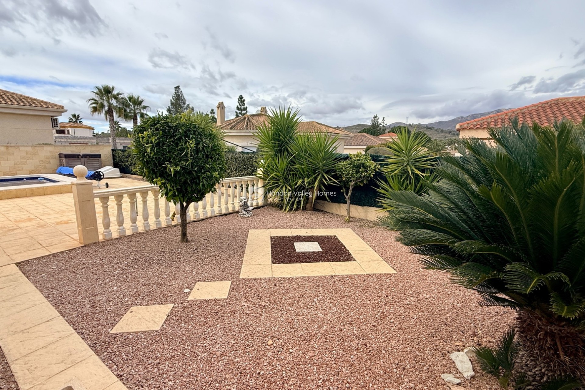 Resale - Villa - Hondón de las Nieves