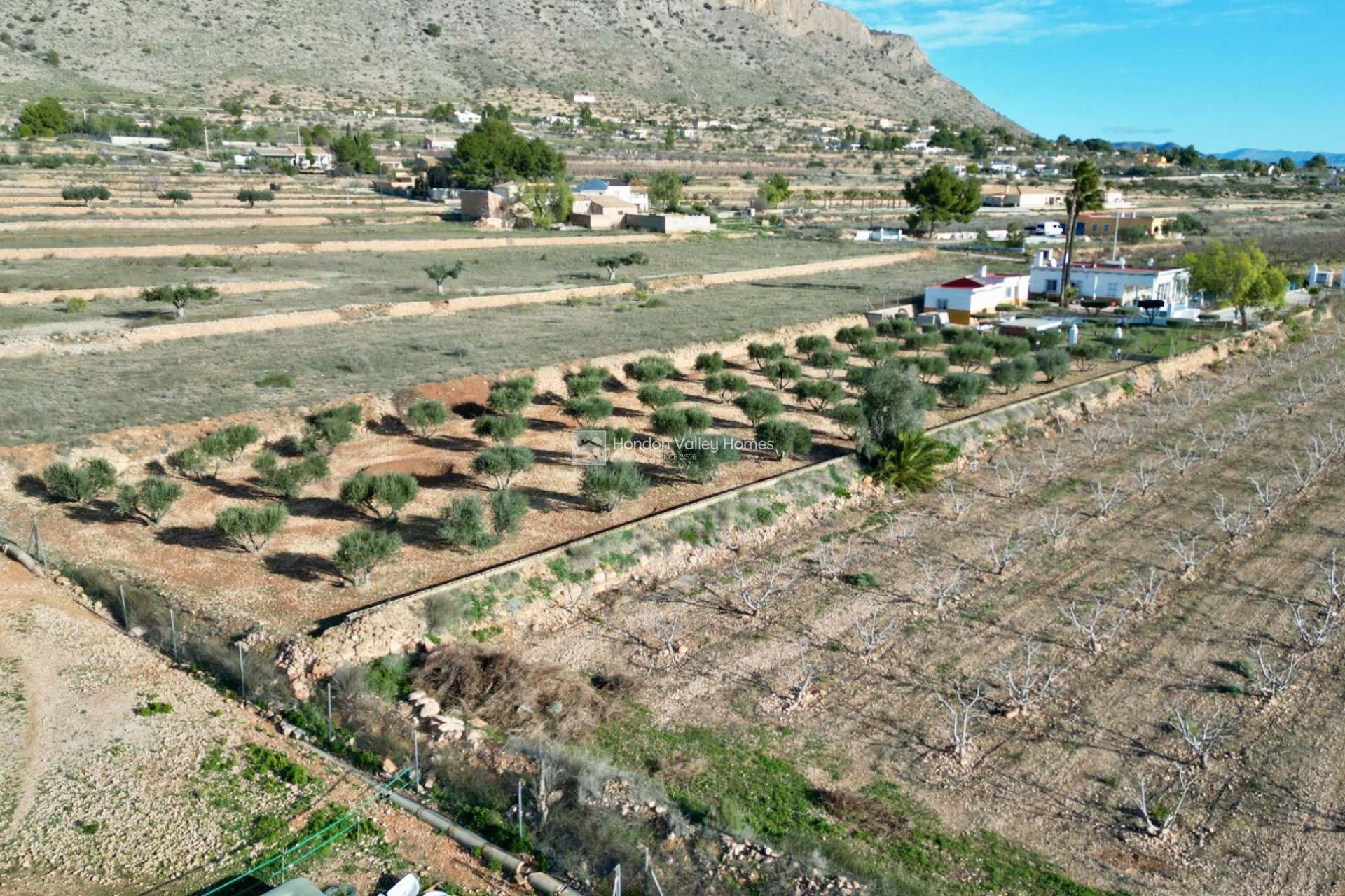 Resale - Villa - Hondón de las Nieves