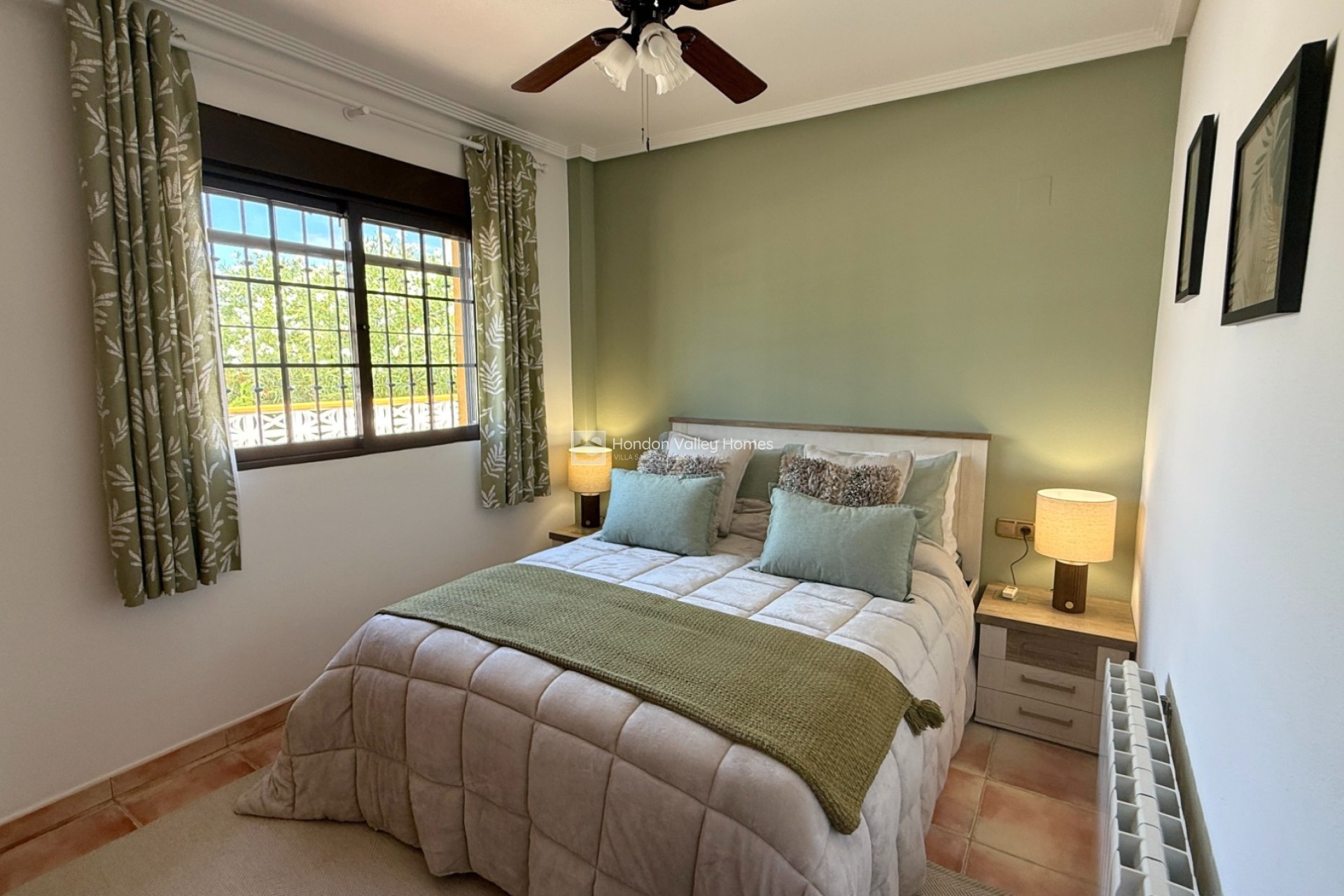 Resale - Villa - Hondón de las Nieves