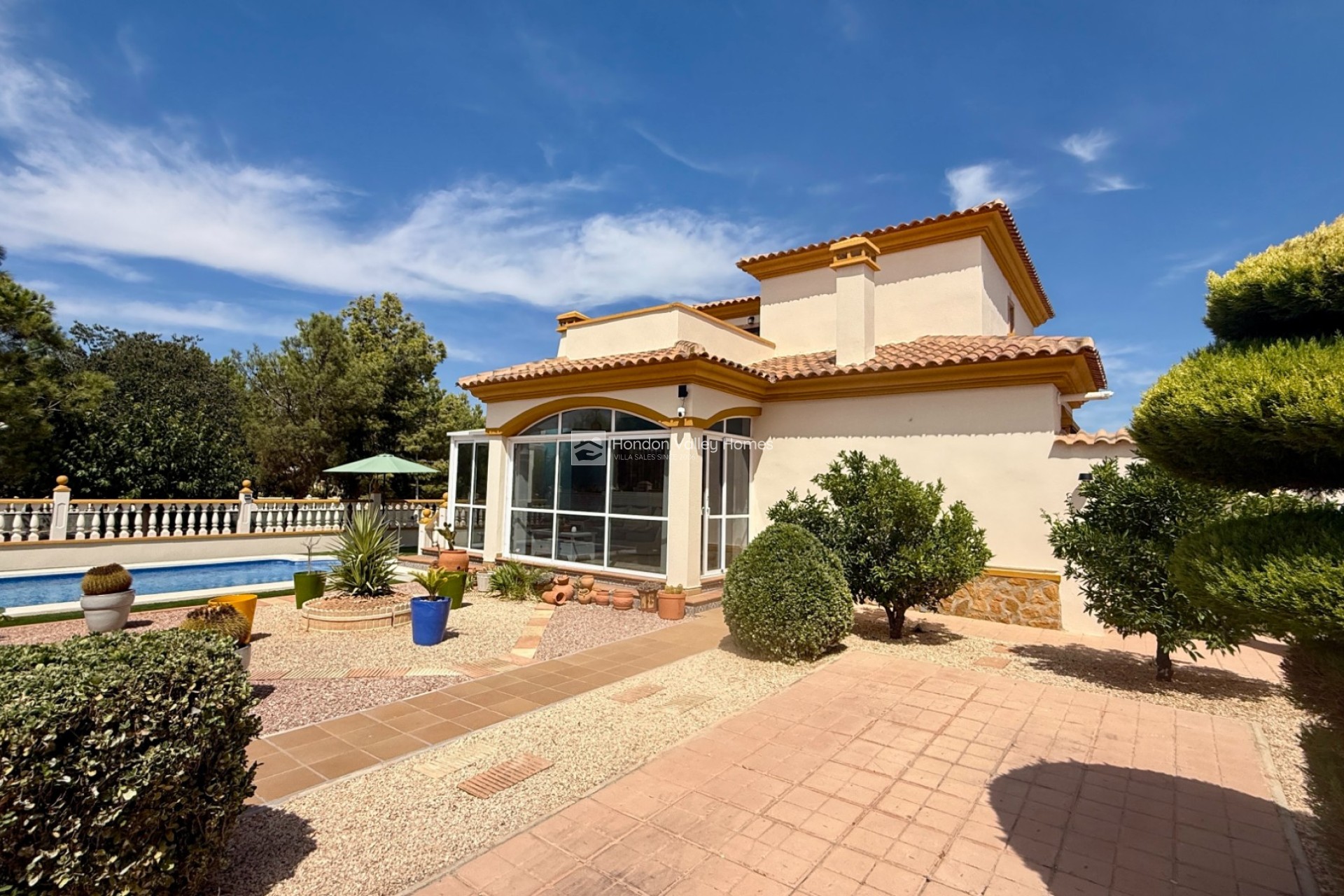 Resale - Villa - Hondón de las Nieves