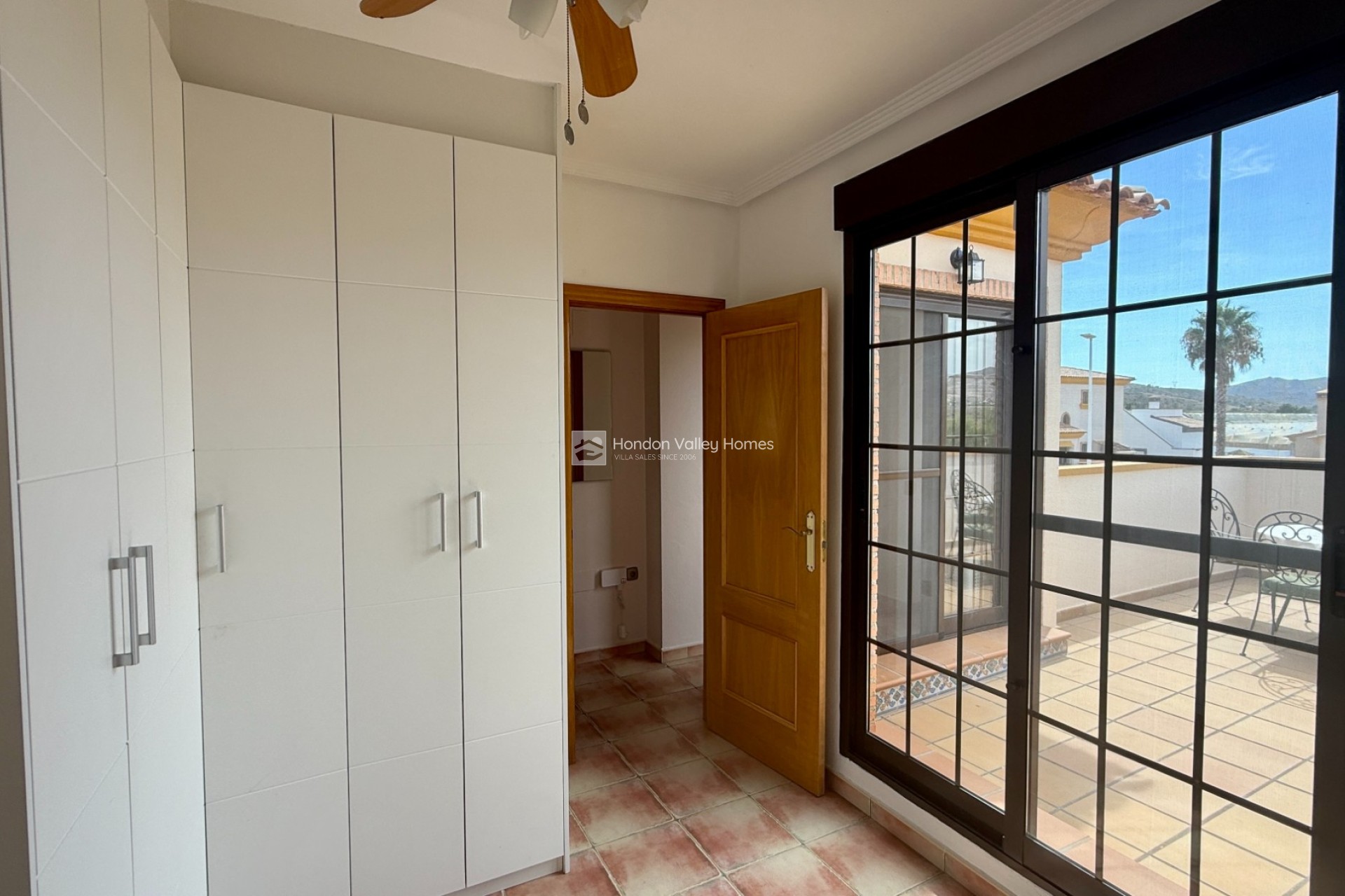 Resale - Villa - Hondón de las Nieves