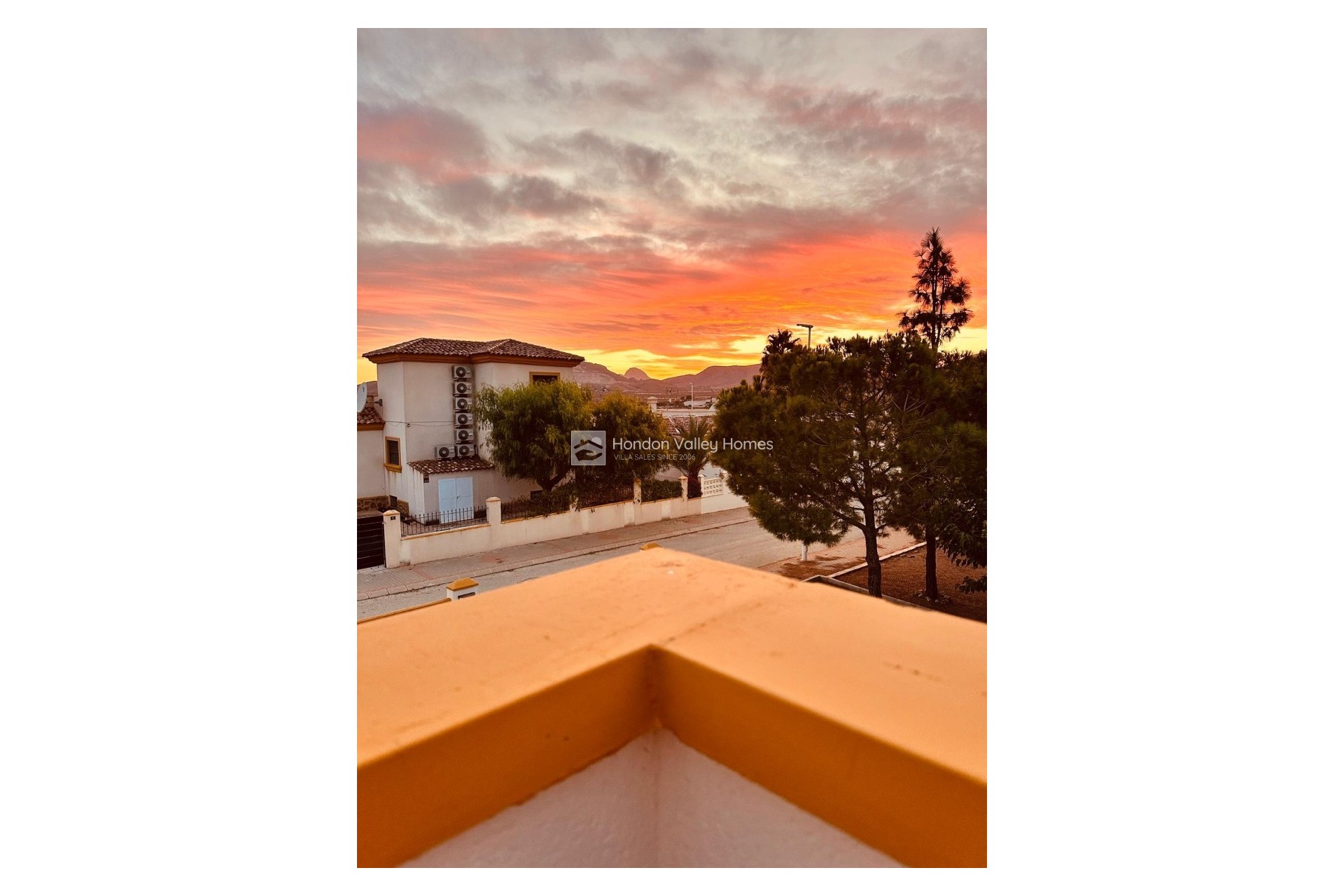 Resale - Villa - Hondón de las Nieves