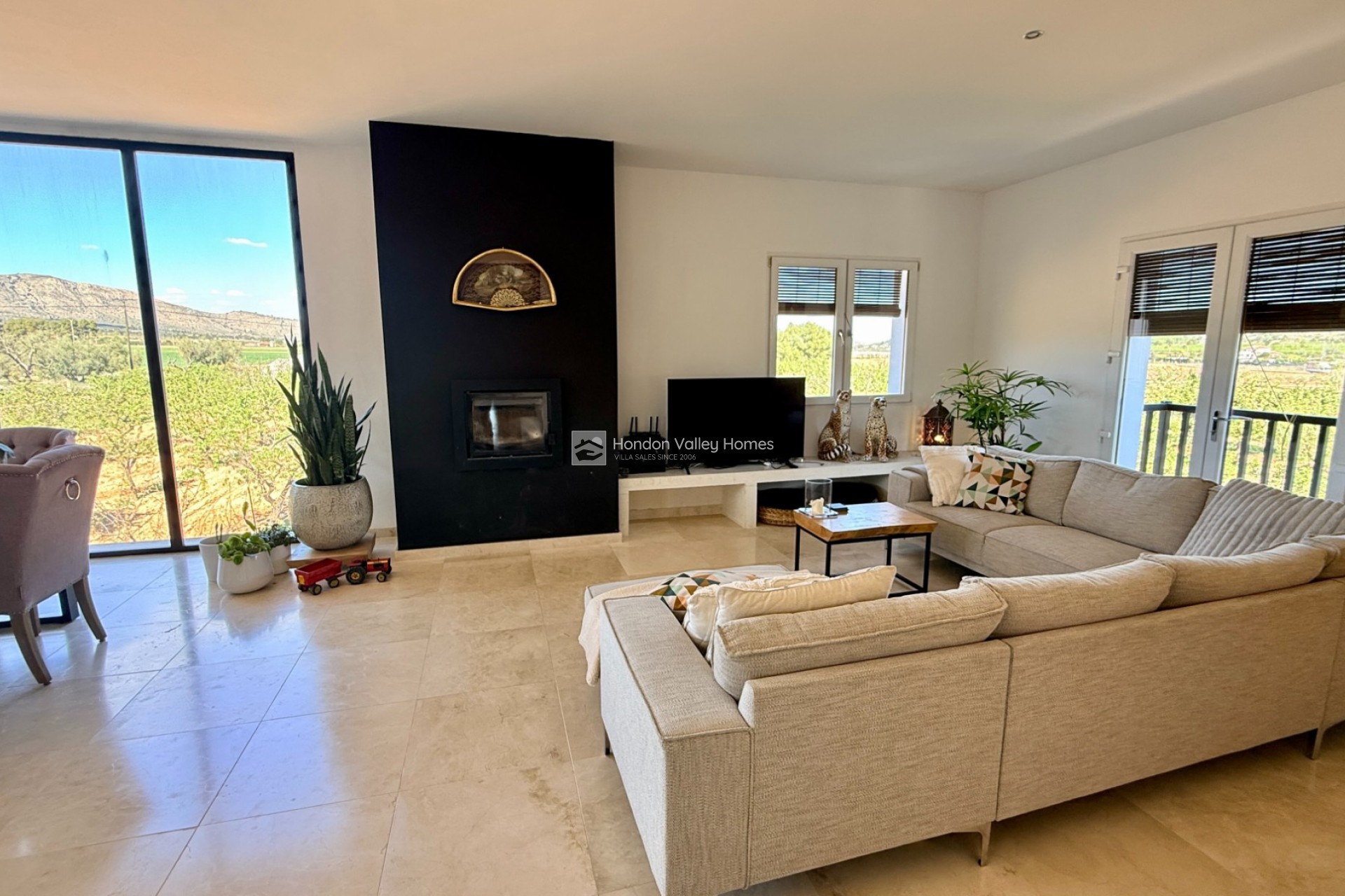 Resale - Villa - Hondon De Las Nieves