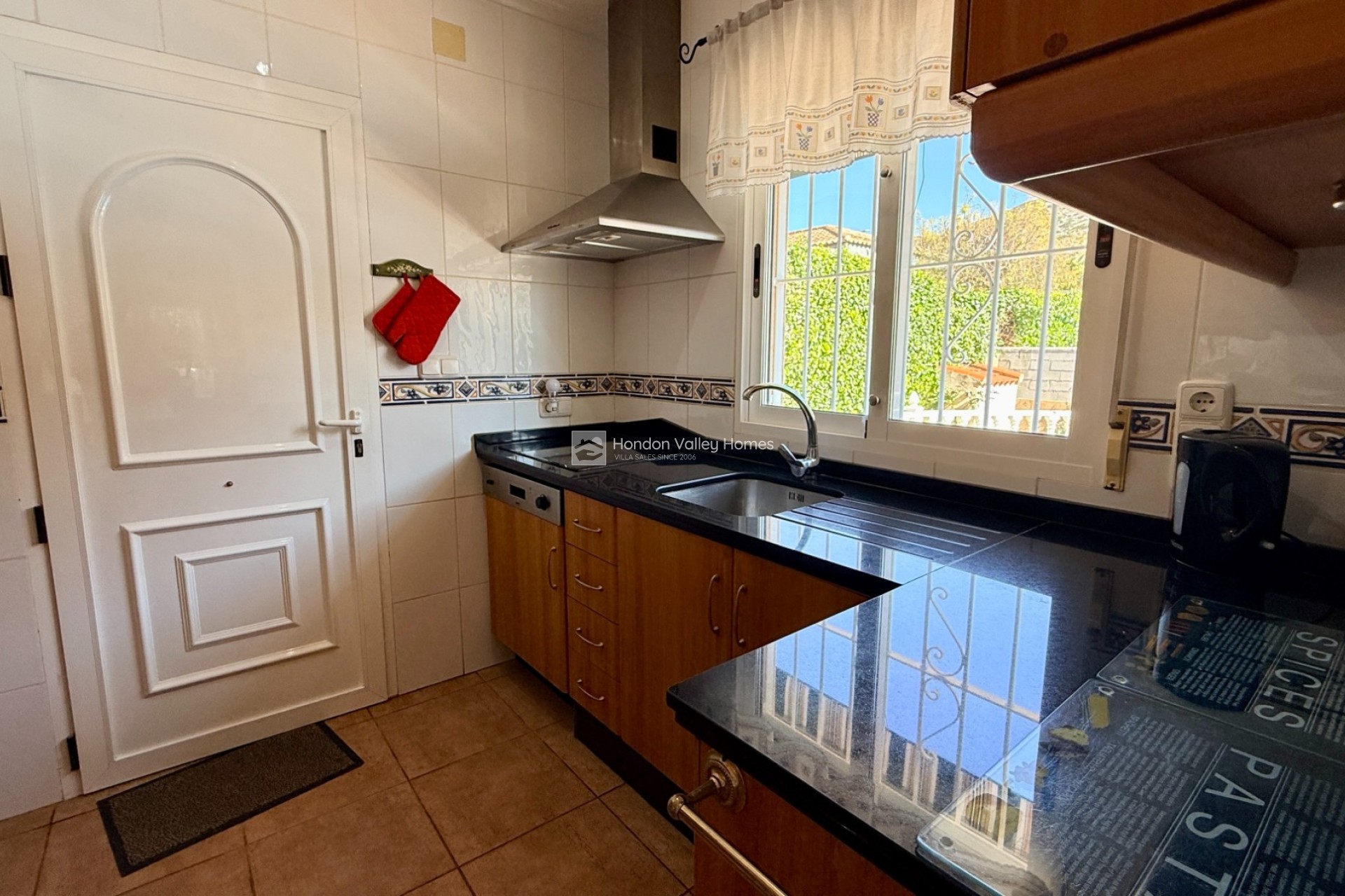 Resale - Villa - Hondón de las Nieves