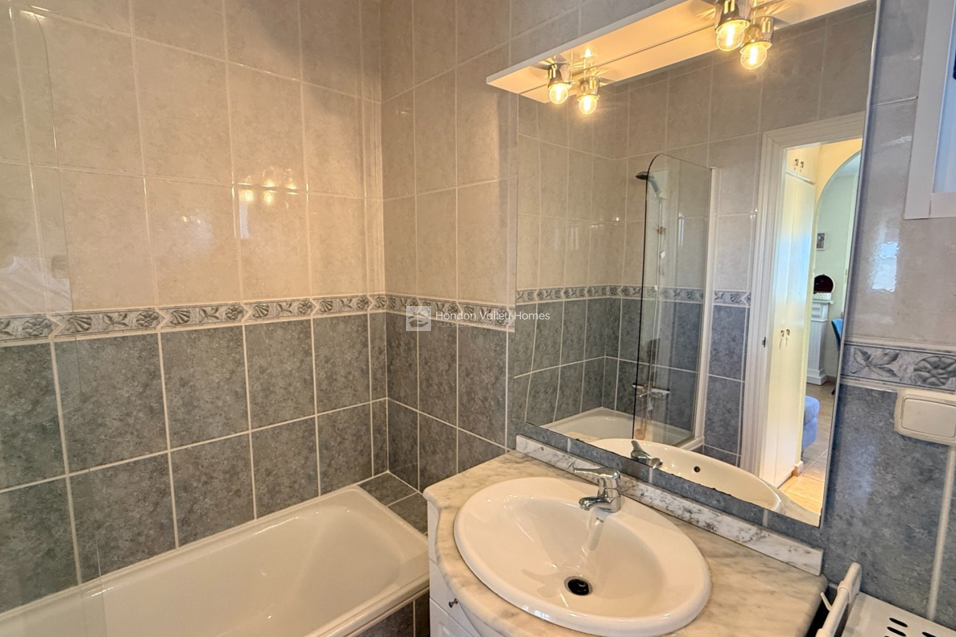 Resale - Villa - Hondón de las Nieves