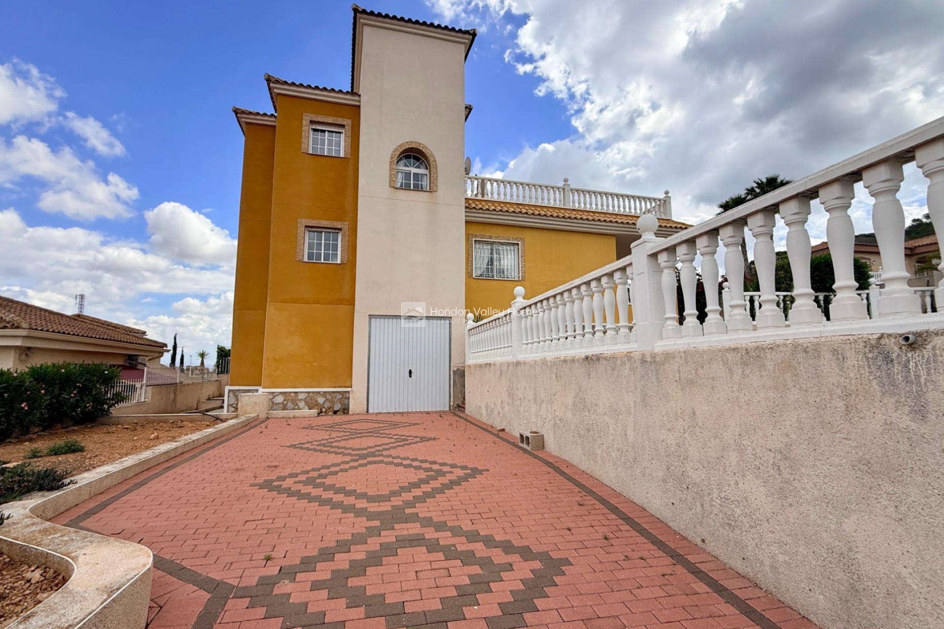 Resale - Villa - Hondón de las Nieves