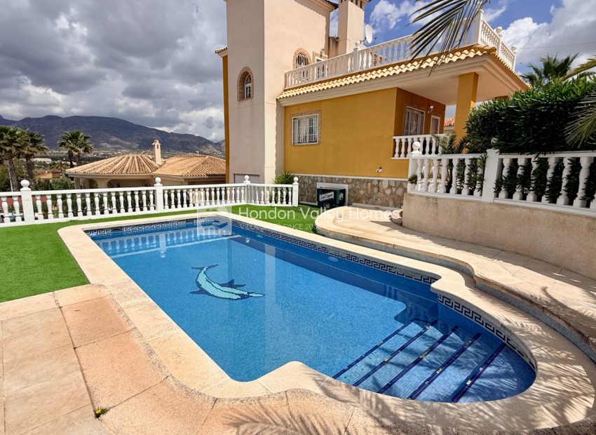 Resale - Villa - Hondón de las Nieves