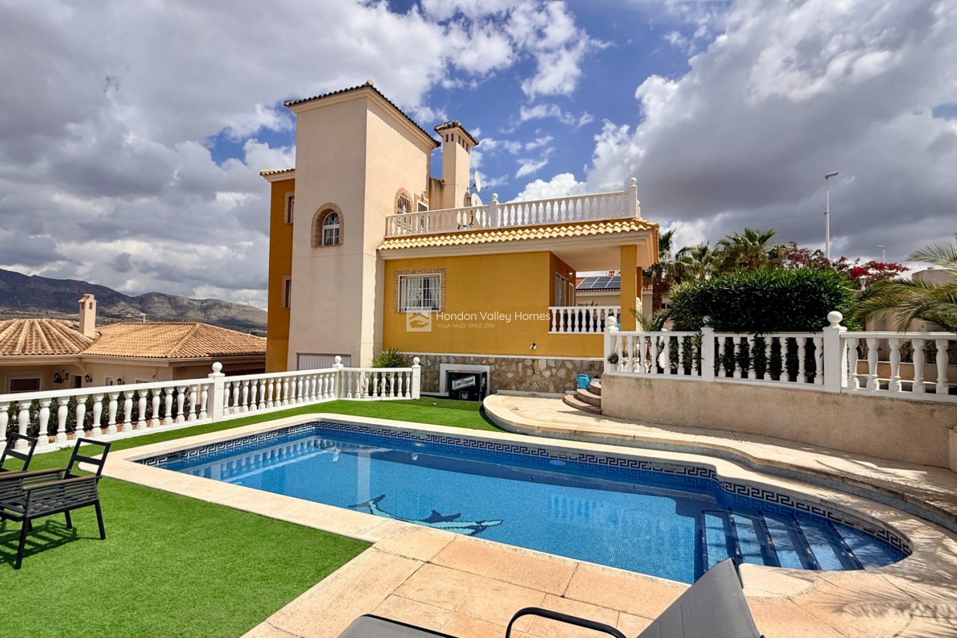 Resale - Villa - Hondón de las Nieves