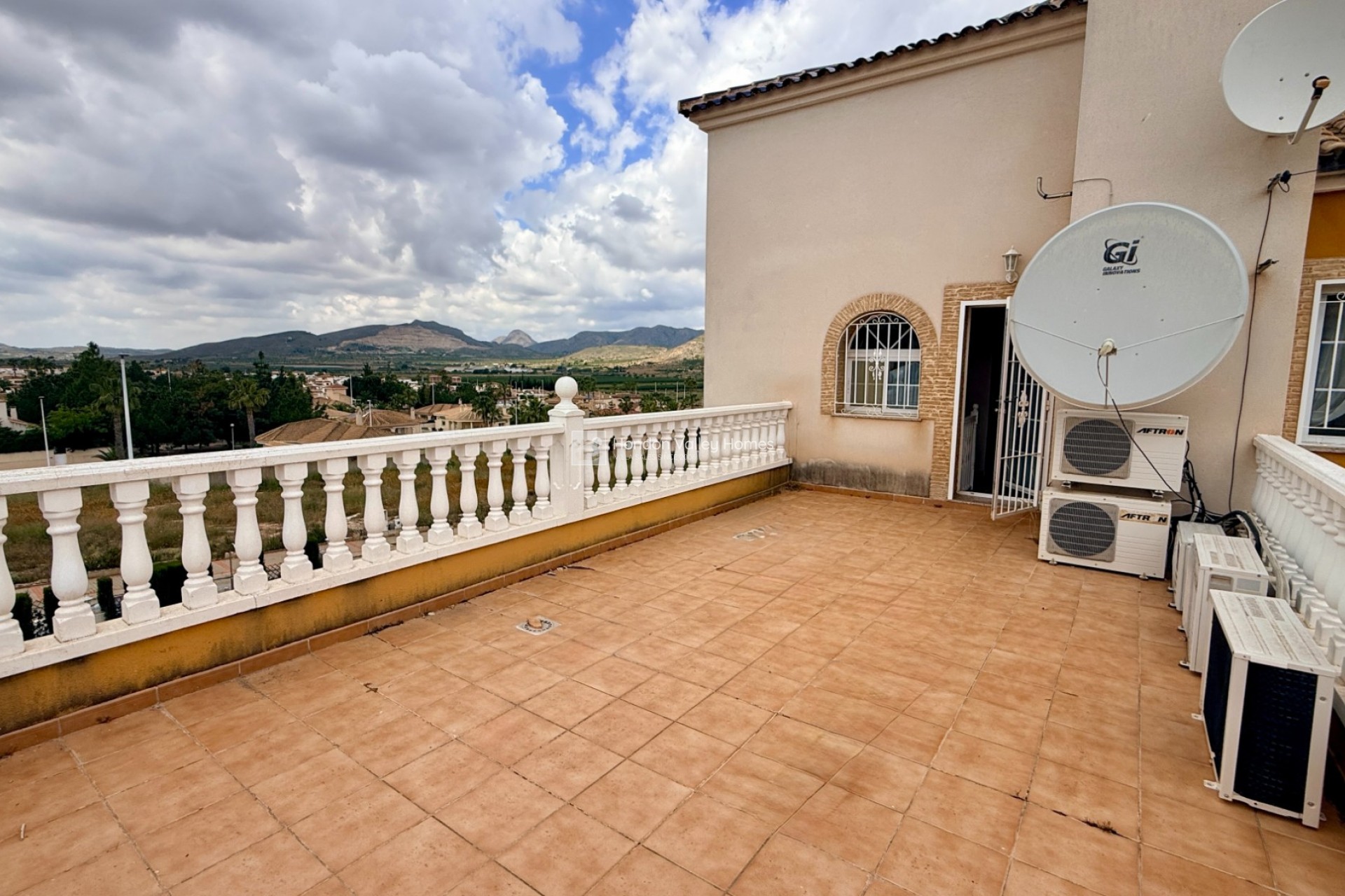 Resale - Villa - Hondón de las Nieves