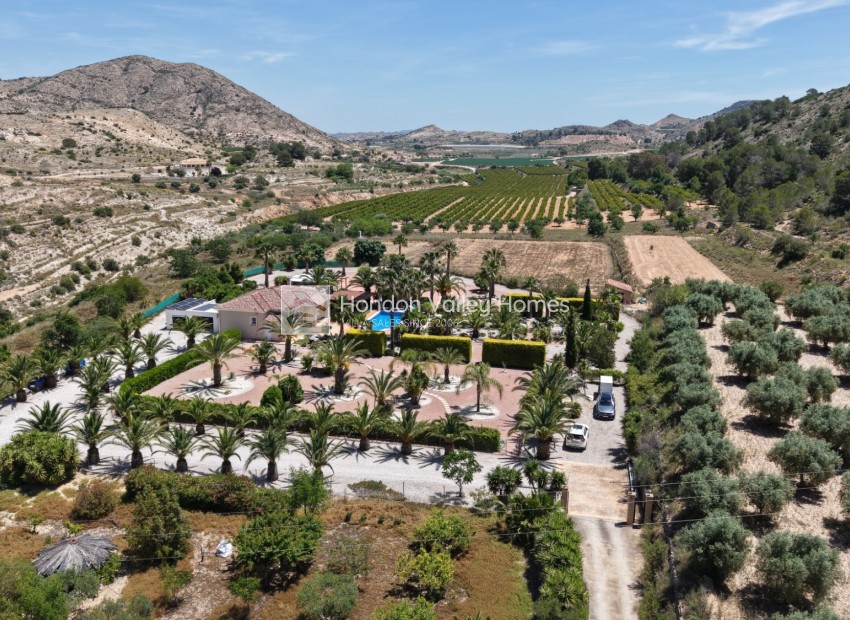Resale - Villa - Hondón de las Nieves