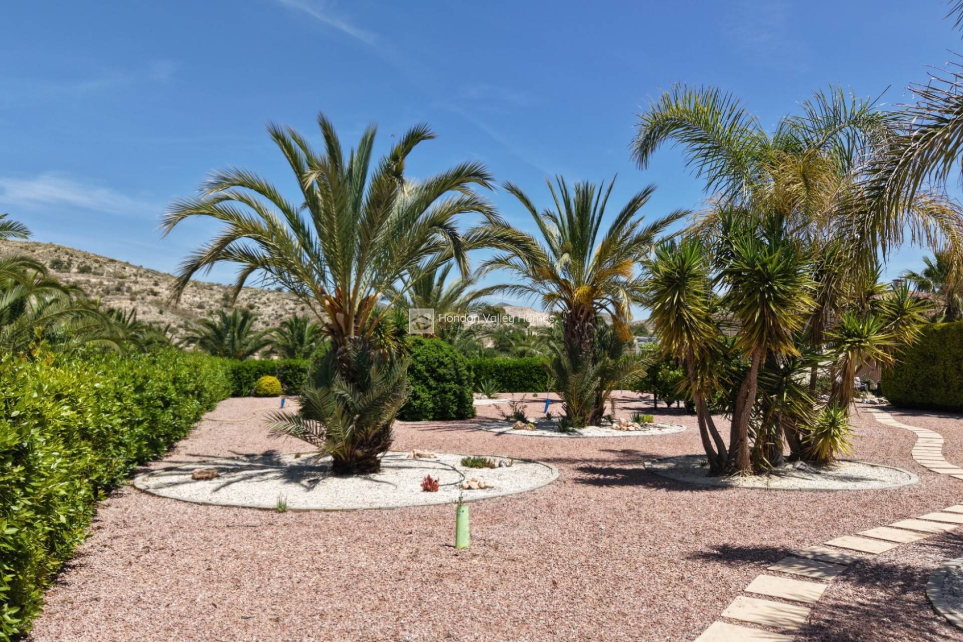 Resale - Villa - Hondón de las Nieves
