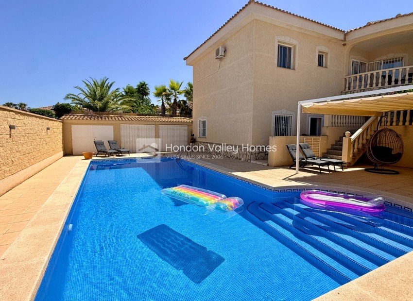 Resale - Villa - Hondón de las Nieves