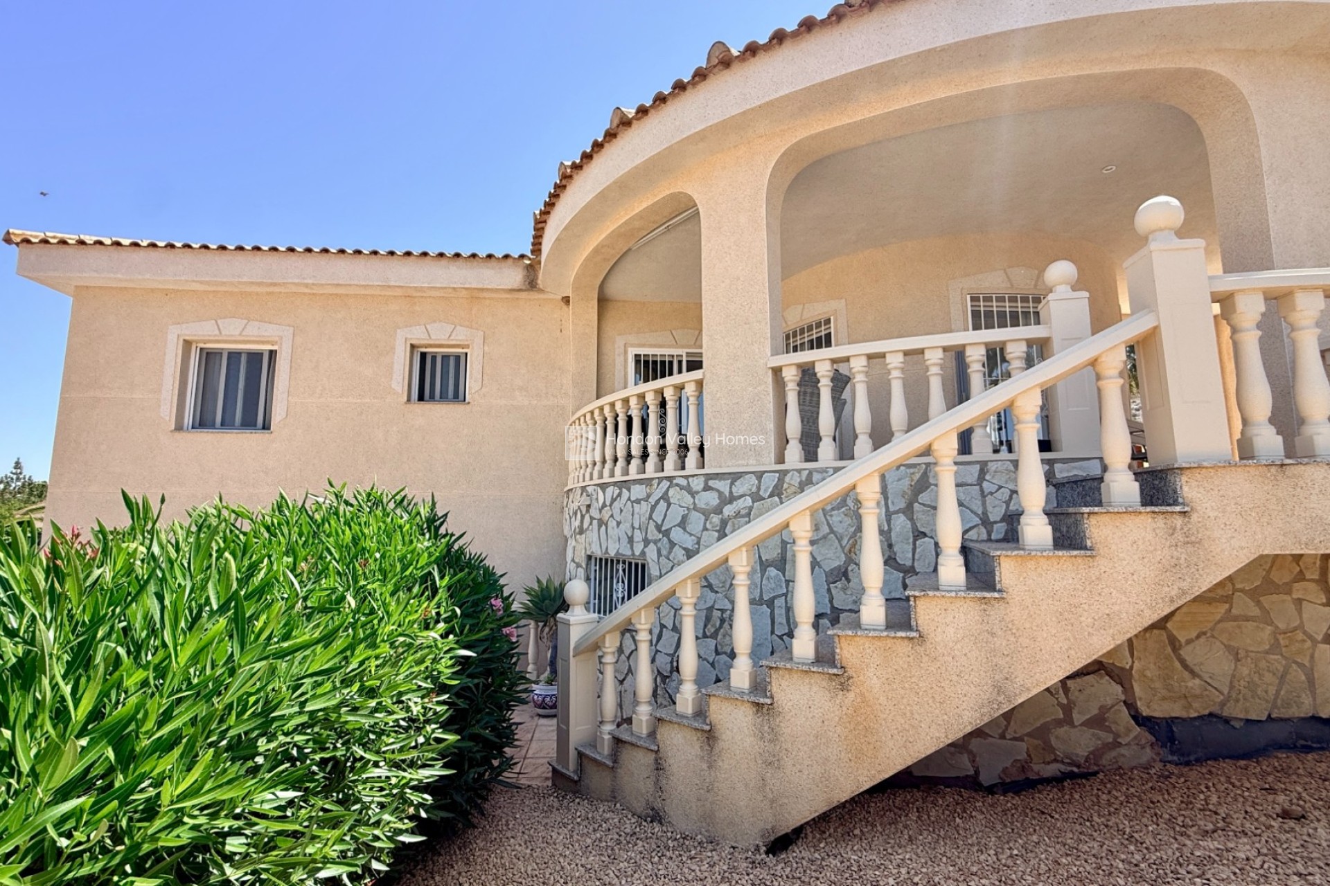 Resale - Villa - Hondón de las Nieves