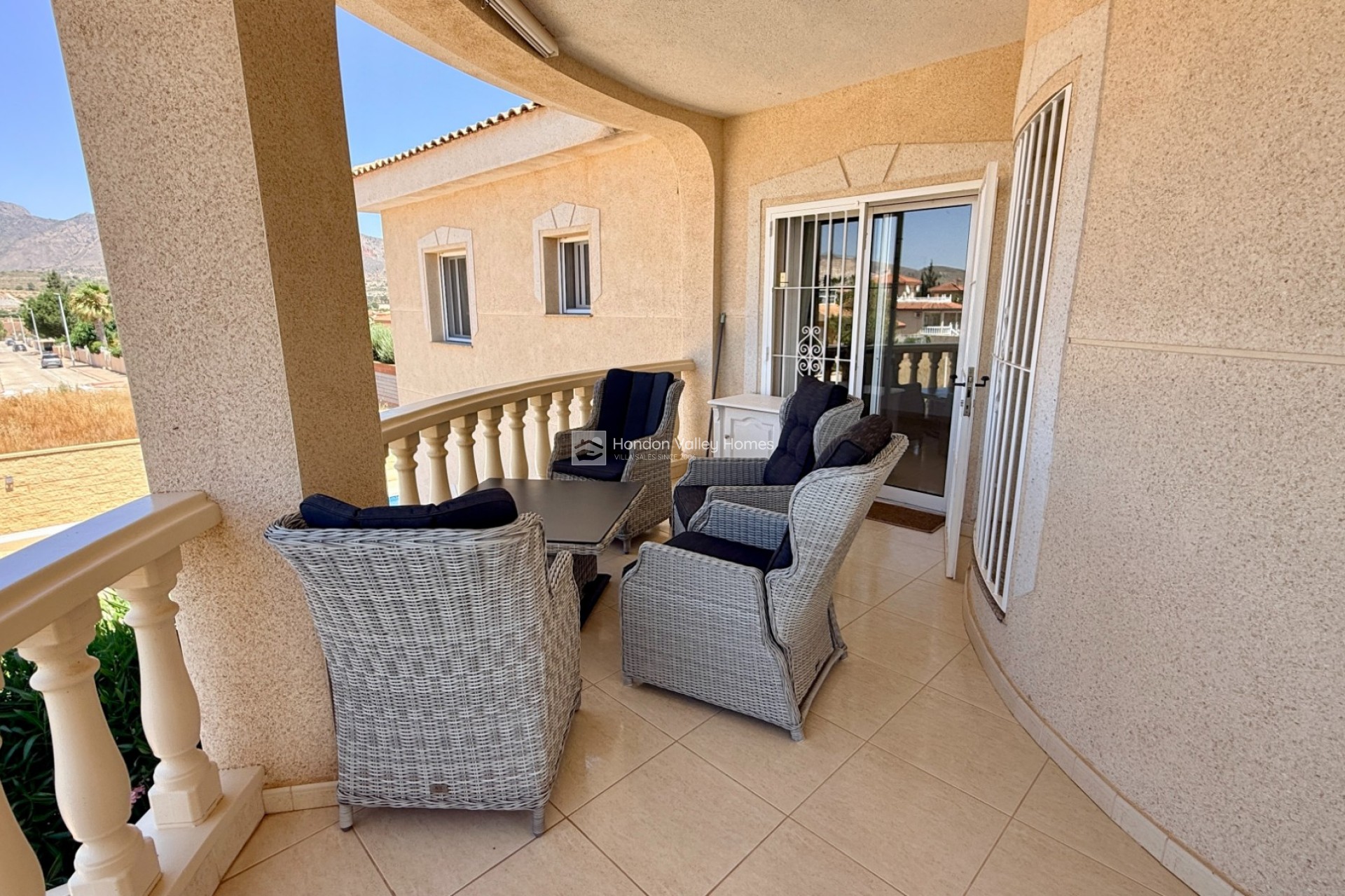 Resale - Villa - Hondón de las Nieves