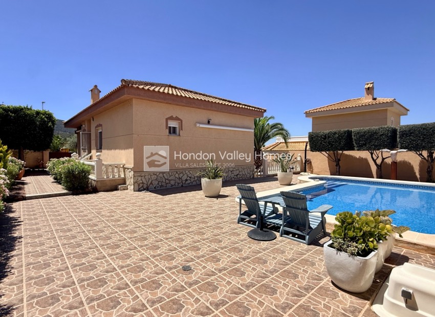 Resale - Villa - Hondón de las Nieves