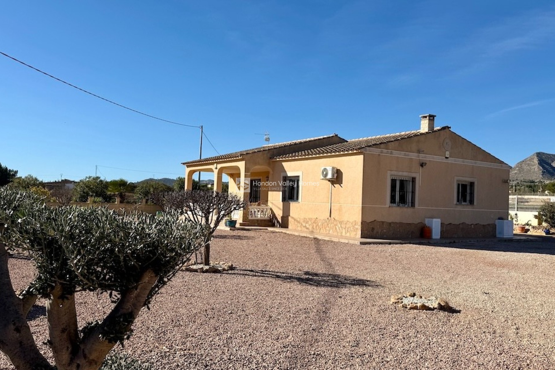 Resale - Villa - HONDON DE LAS NIEVES