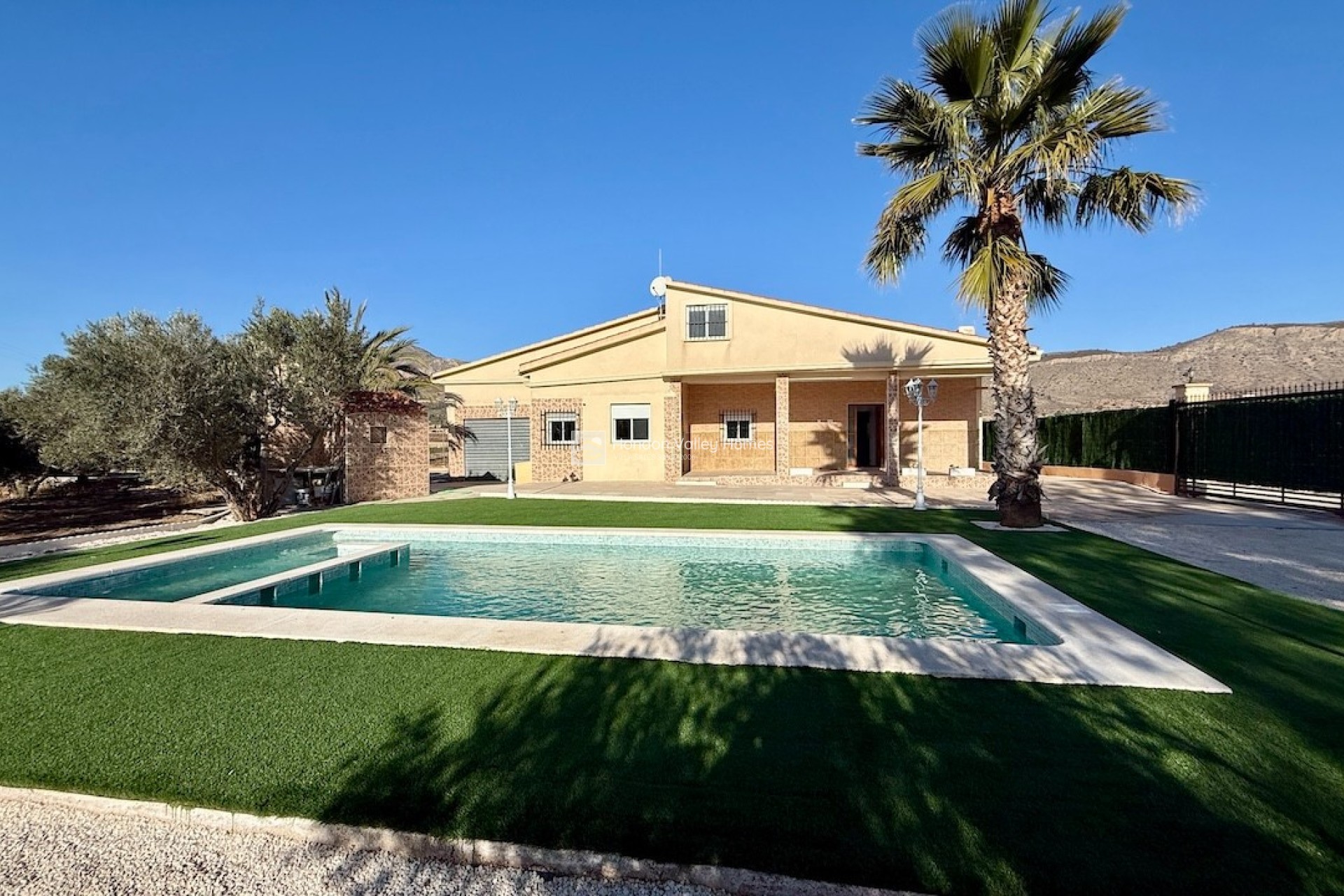 Resale - Villa - HONDON DE LAS NIEVES