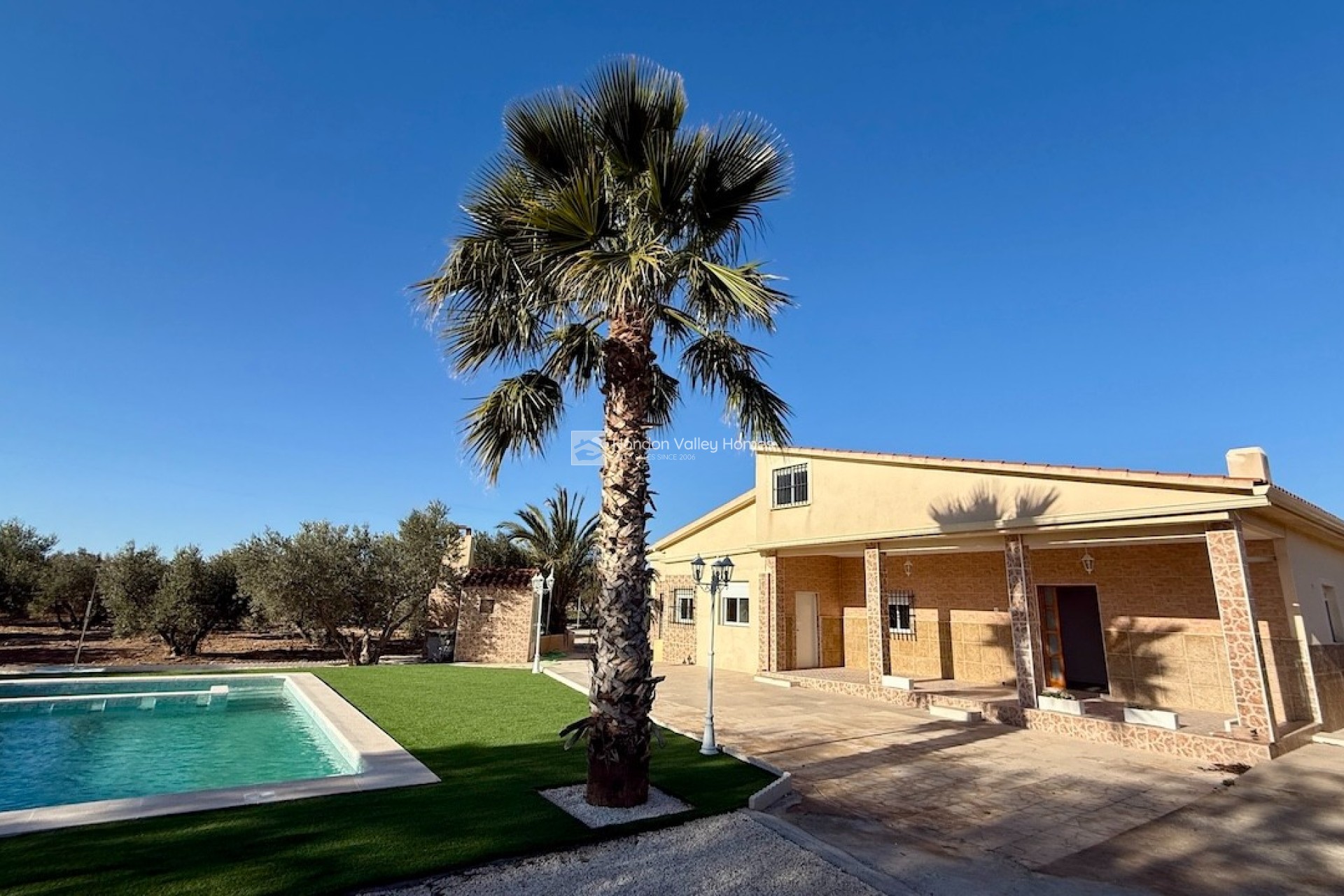 Resale - Villa - HONDON DE LAS NIEVES