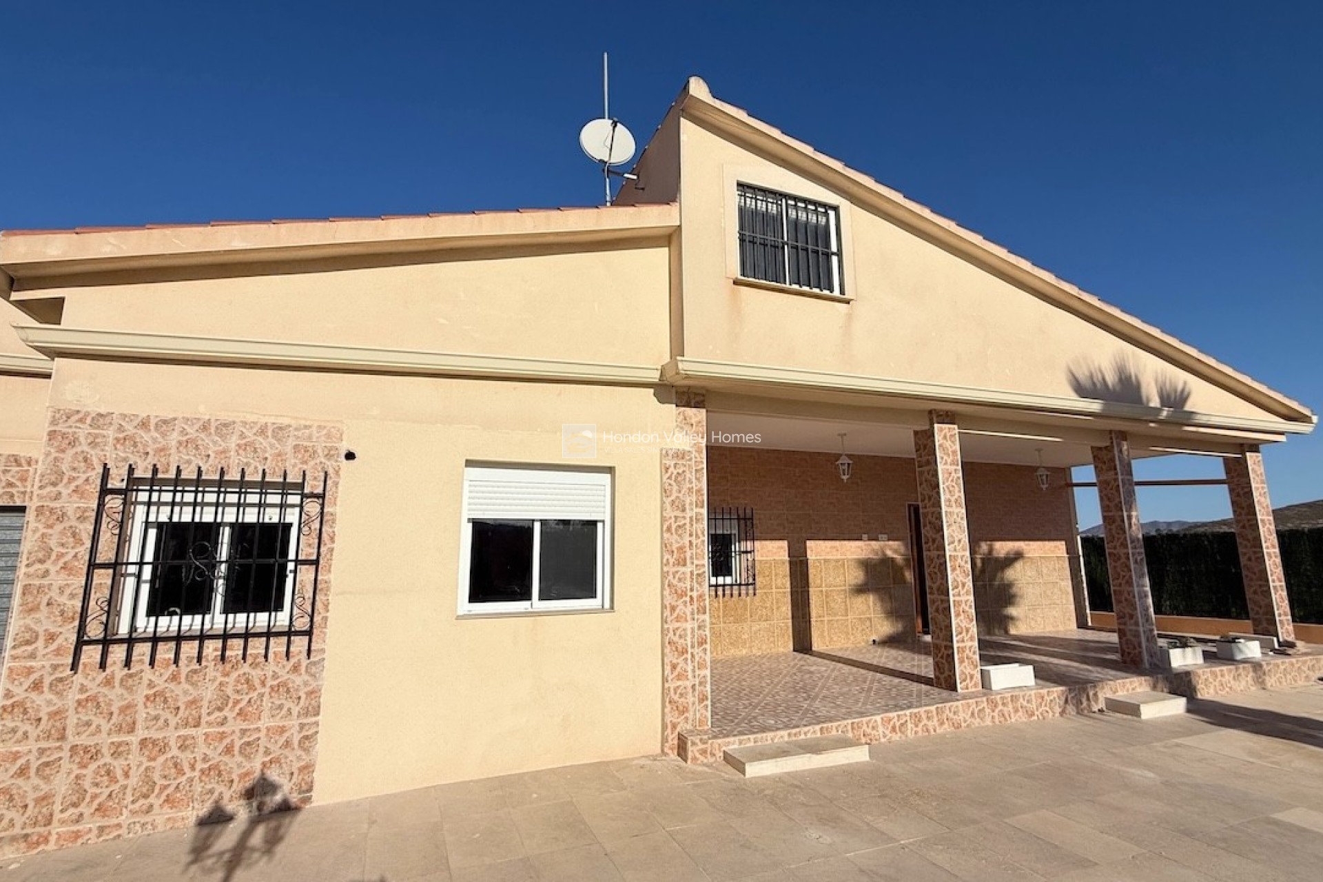 Resale - Villa - HONDON DE LAS NIEVES