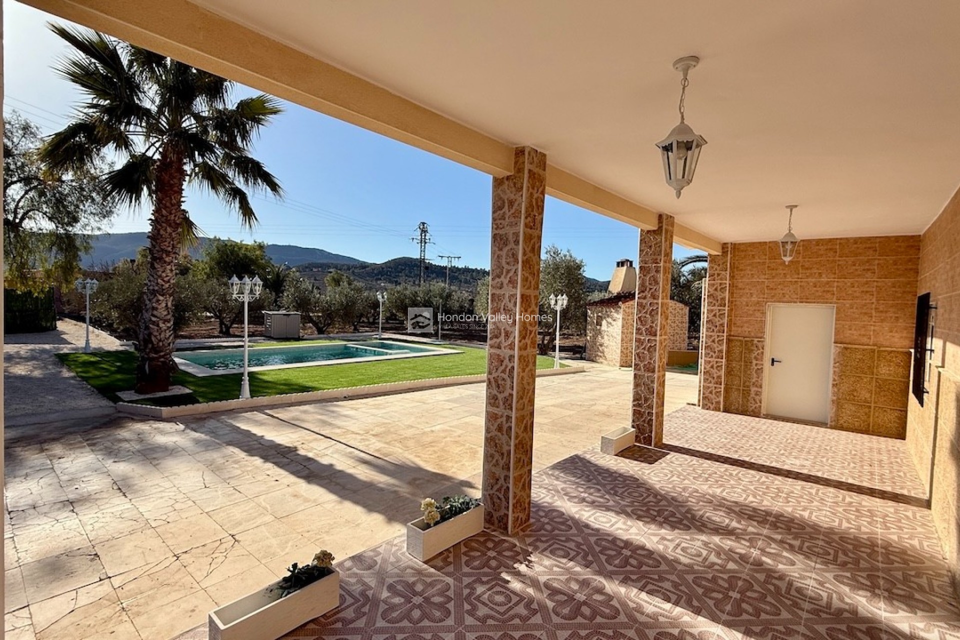 Resale - Villa - HONDON DE LAS NIEVES