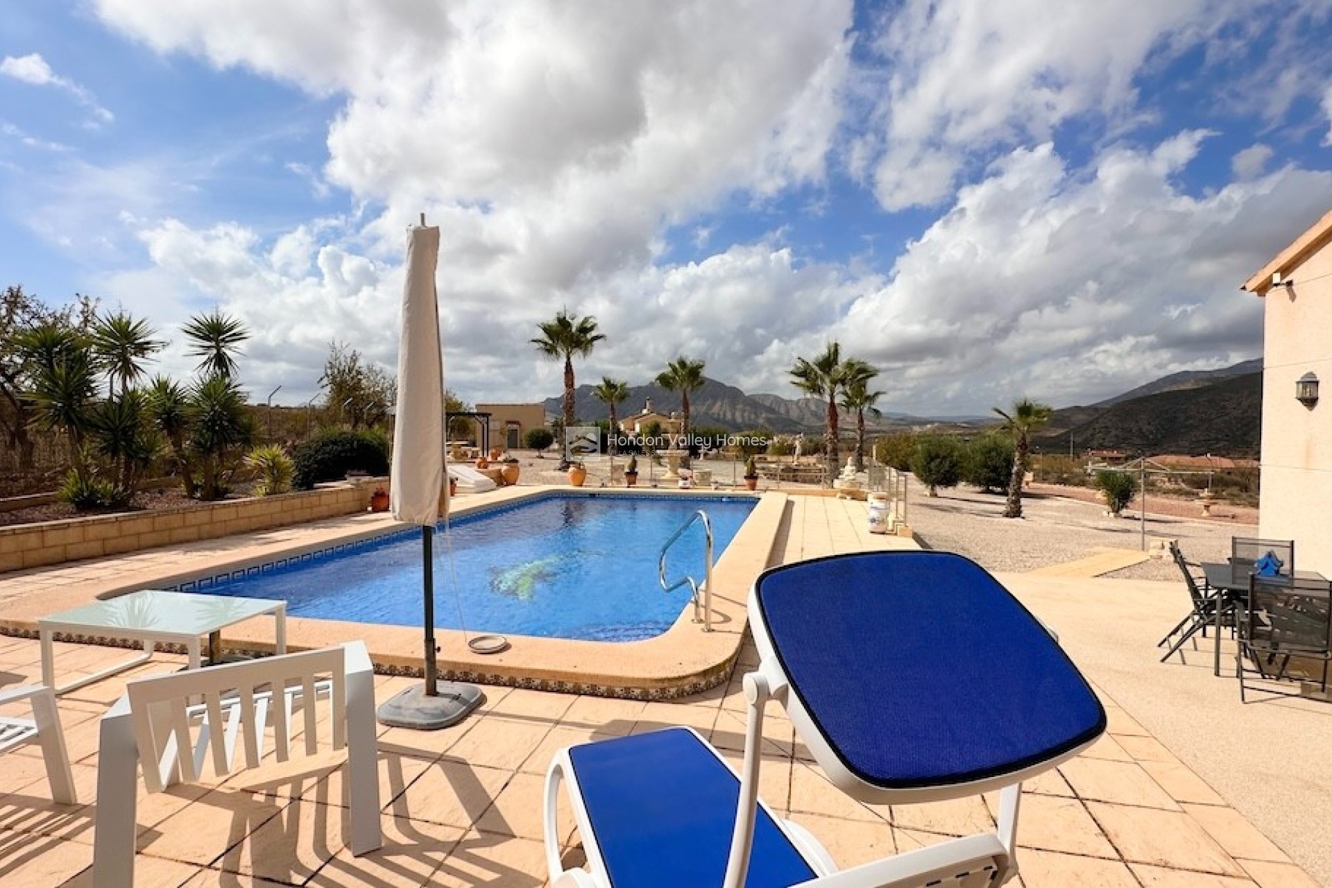 Resale - Villa - HONDON DE LOS FRAILES