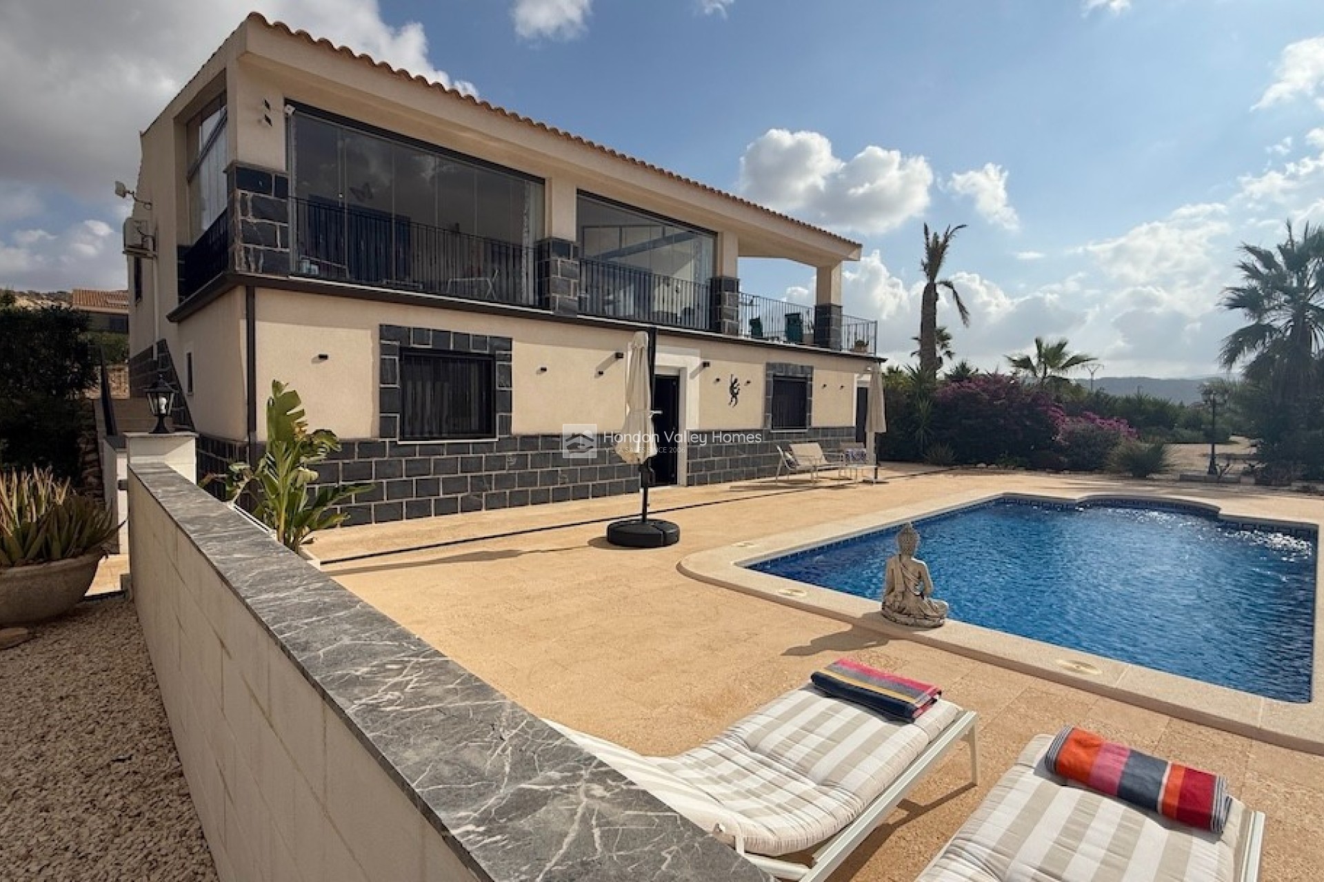 Resale - Villa - La Romana