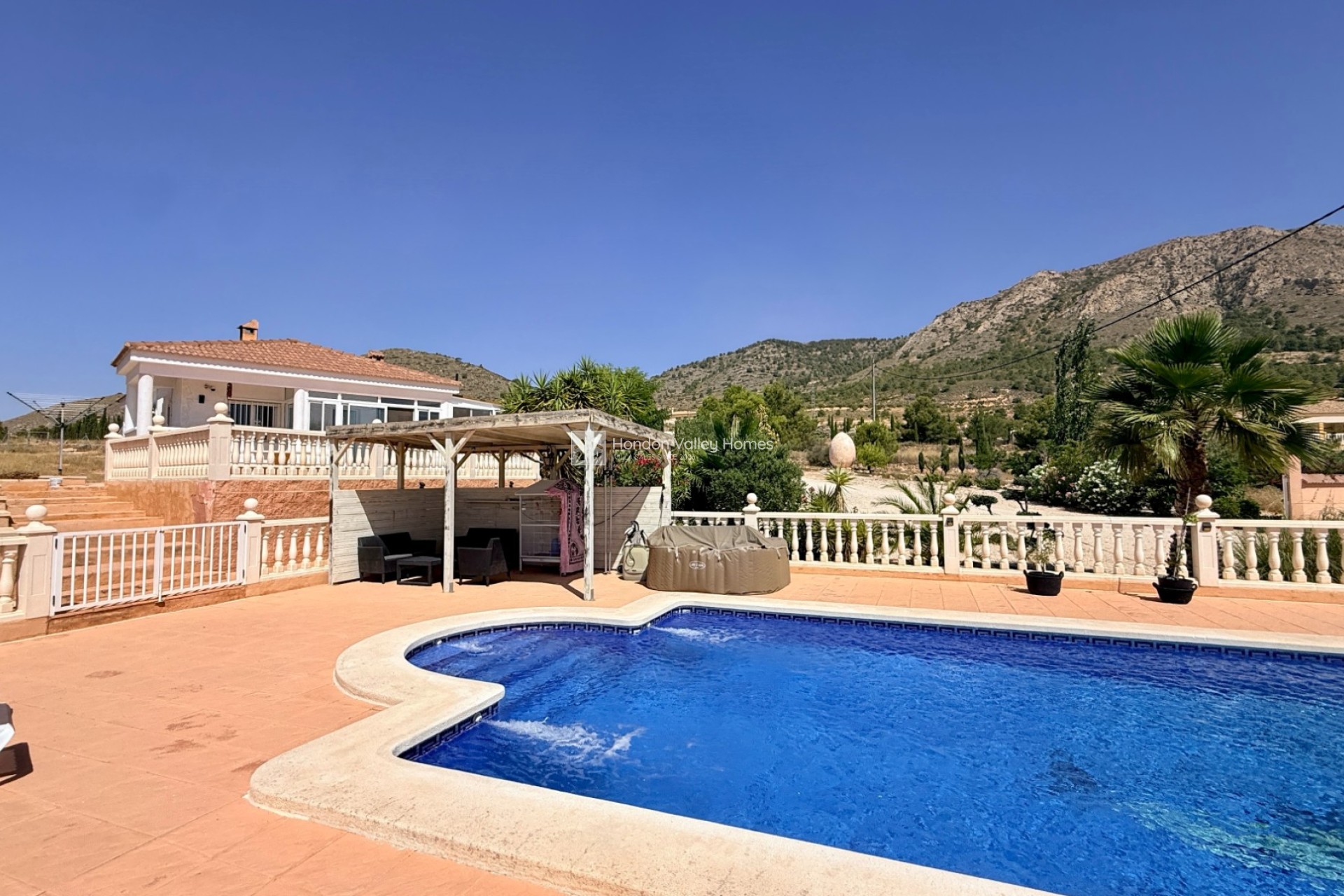 Resale - Villa - La Romana
