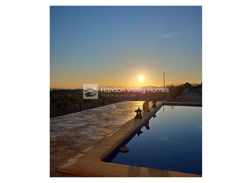 Resale - Villa - Macisvenda