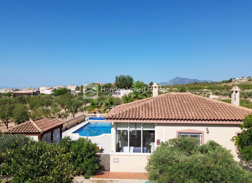 Resale - Villa - Macisvenda