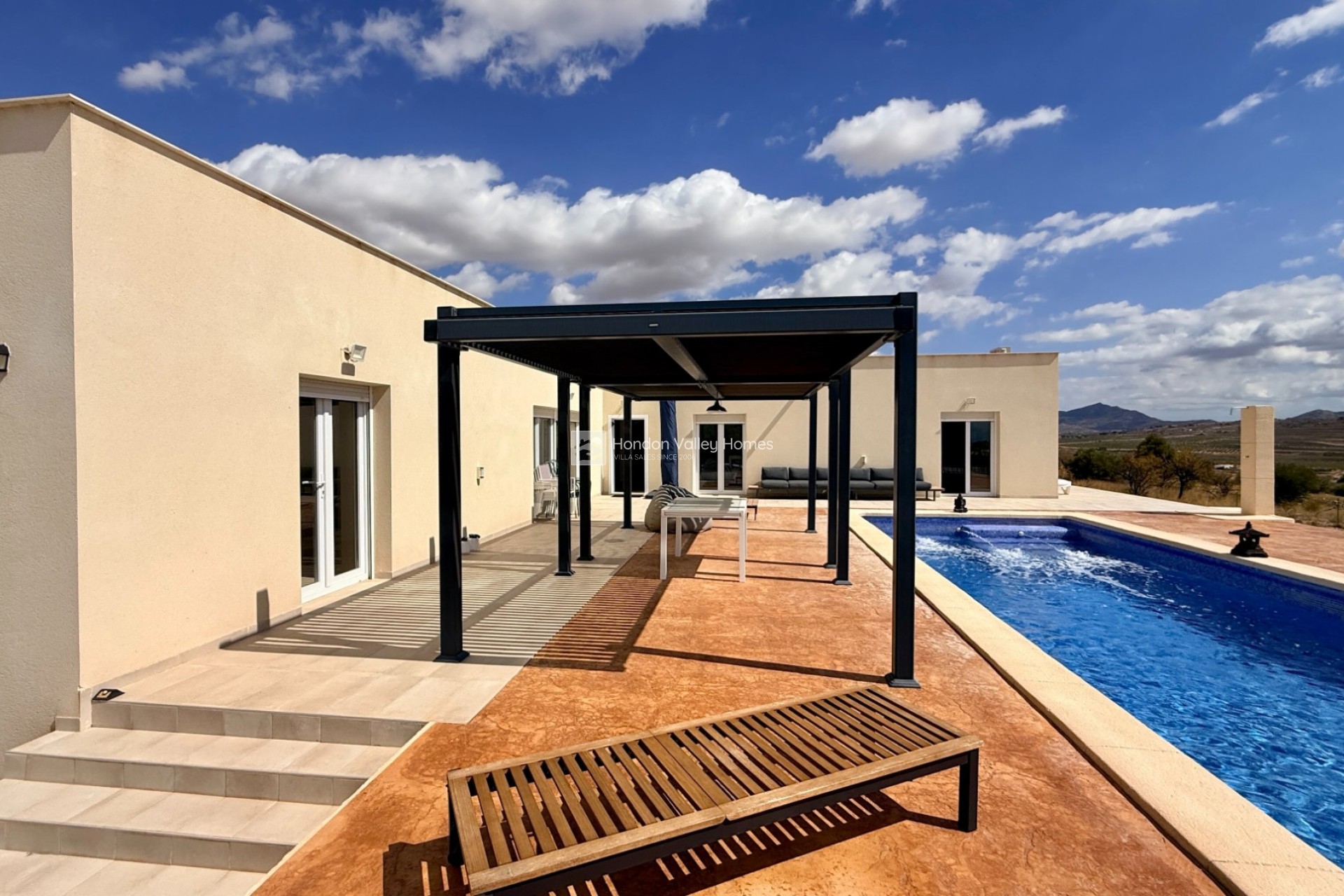 Resale - Villa - Macisvenda