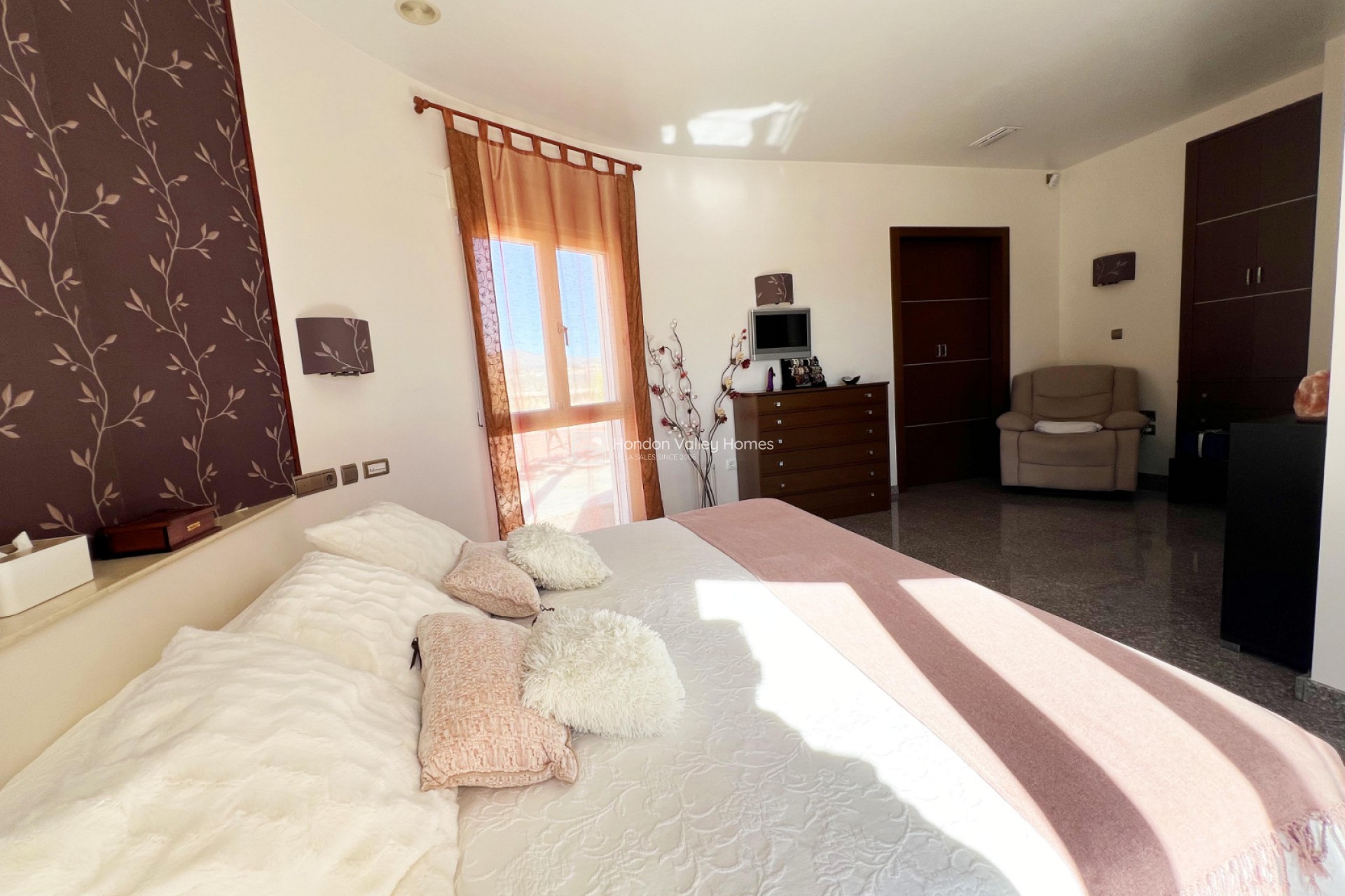 Resale - Villa - Novelda