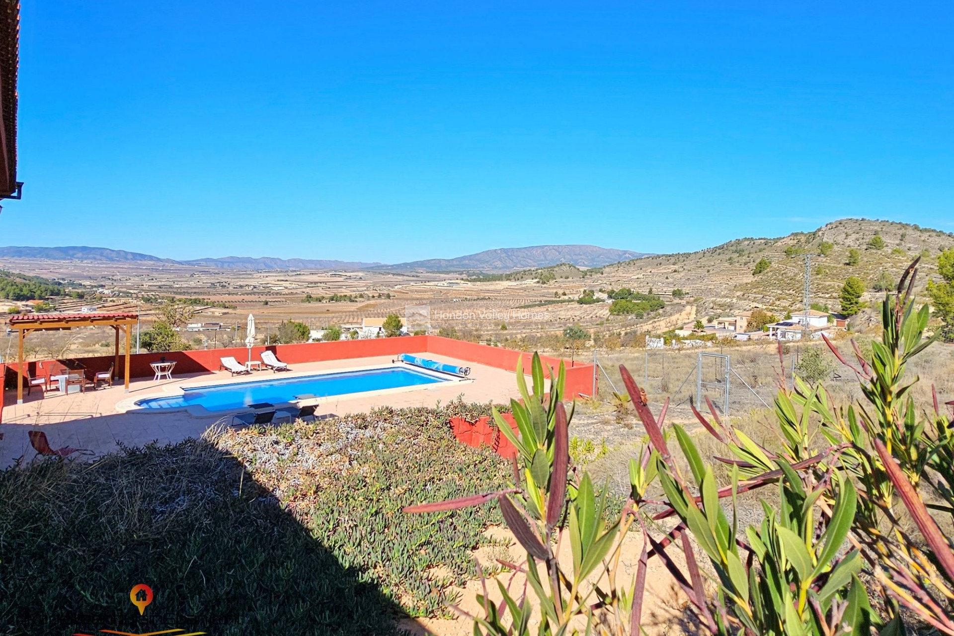 Resale - Villa - Pinoso