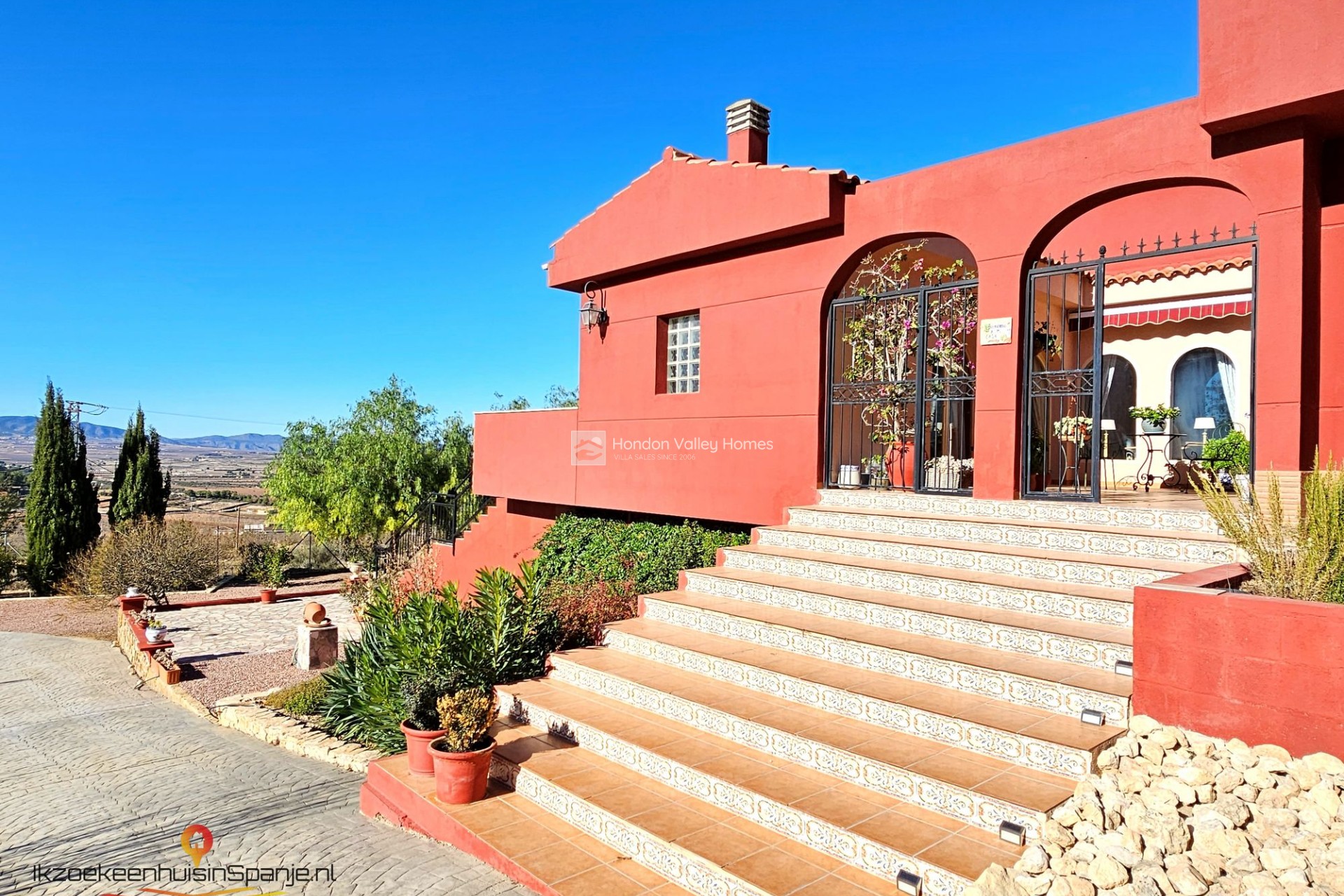 Resale - Villa - Pinoso