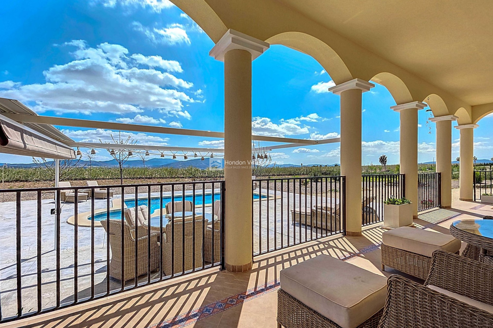 Resale - Villa - Pinoso