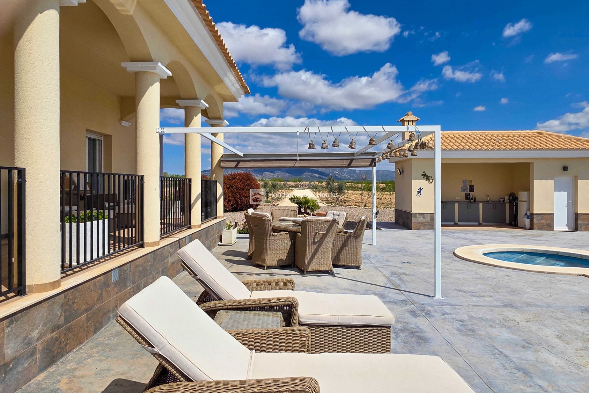 Resale - Villa - Pinoso