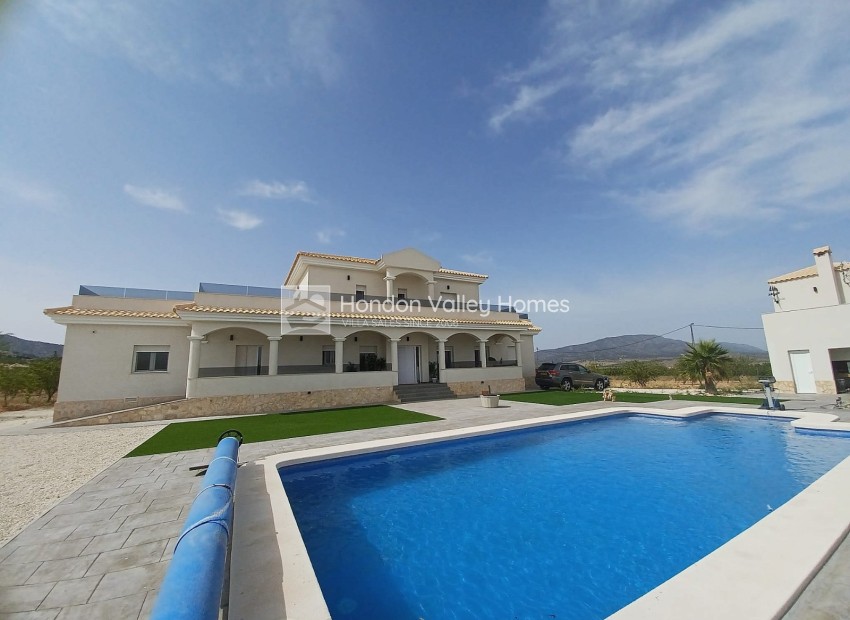 Resale - Villa - Pinoso