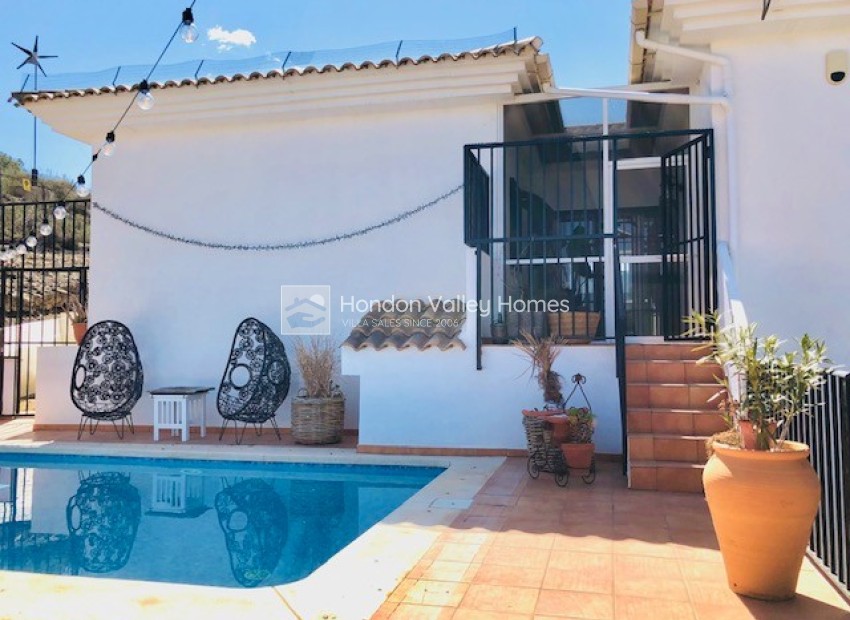 Resale - Villa - Villena