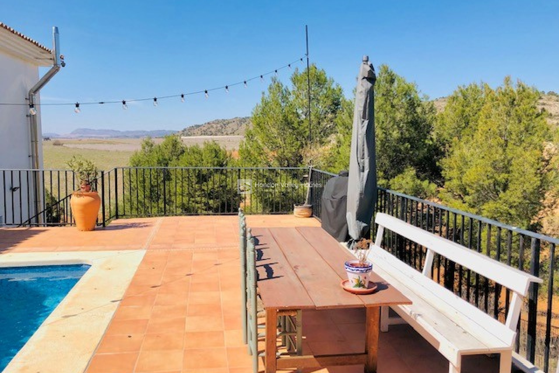 Resale - Villa - Villena