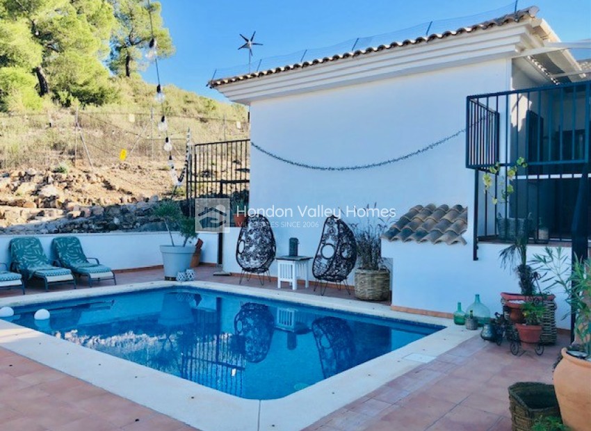 Resale - Villa - Villena