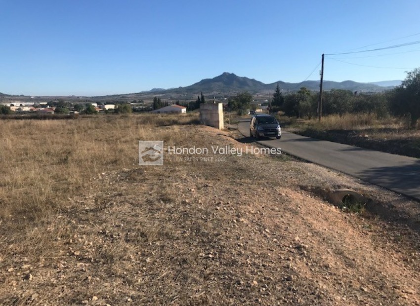 Reventa - Plot - Salinas