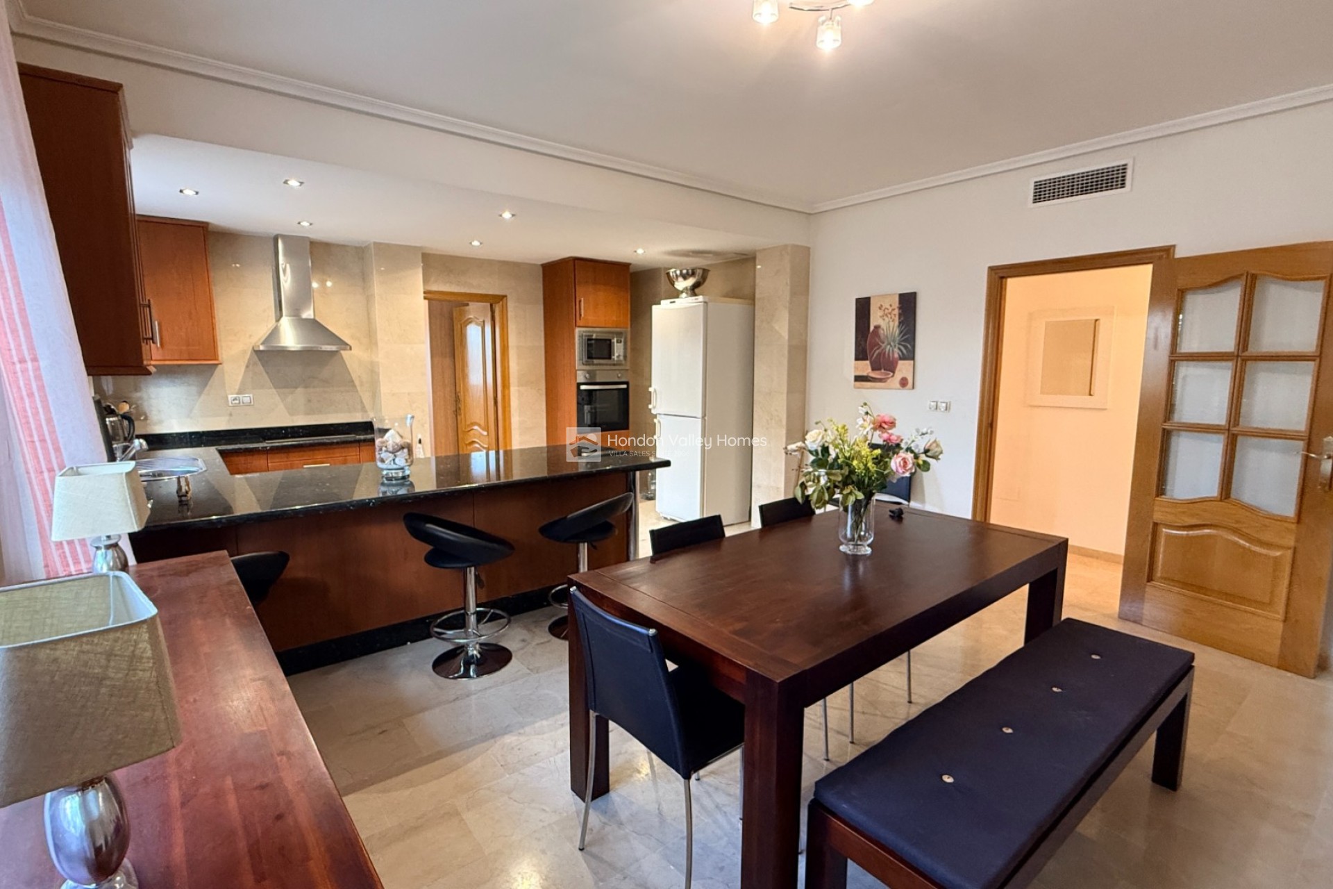 Reventa - Villa - Detached - Hondón de las Nieves