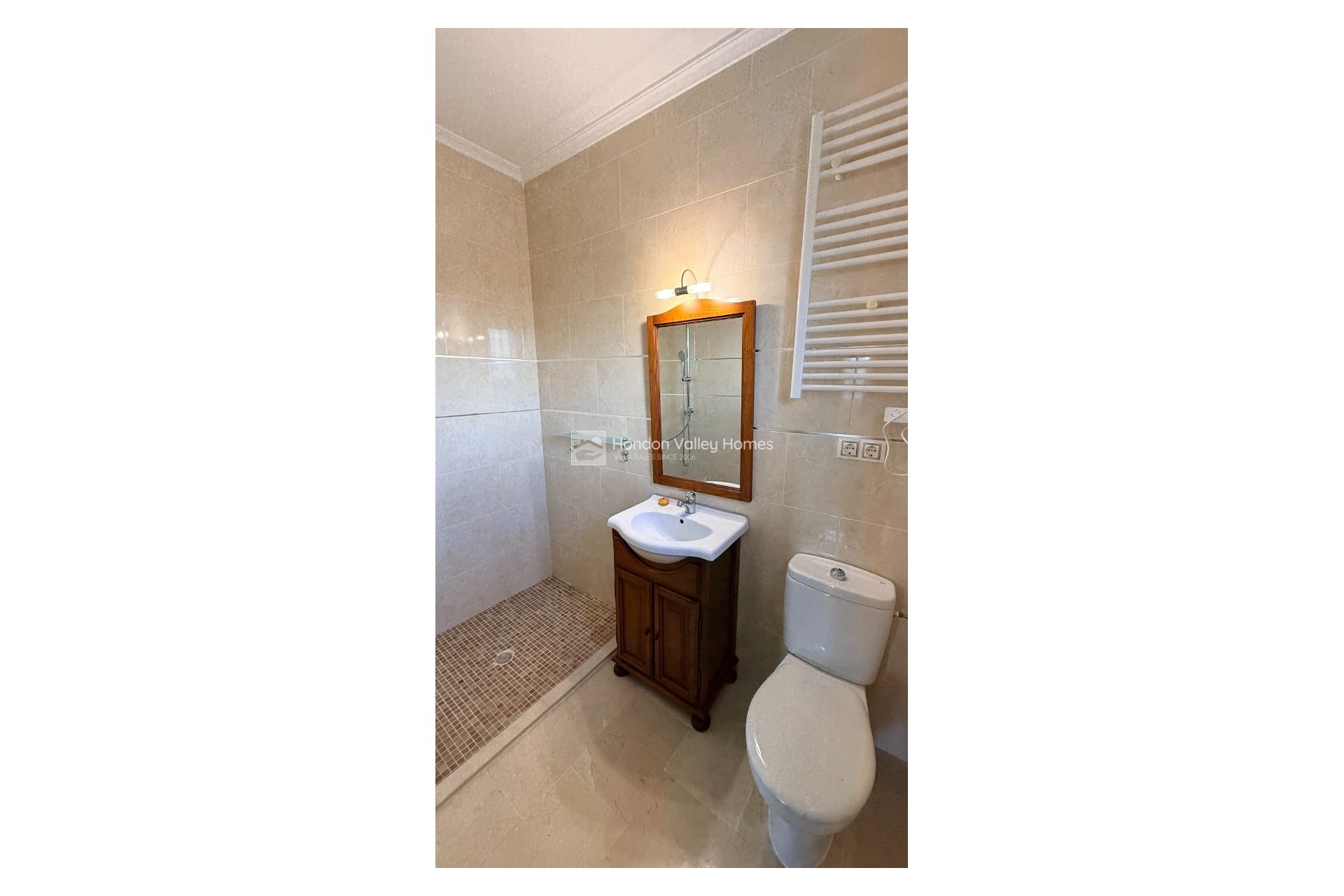 Reventa - Villa - Detached - Hondón de las Nieves