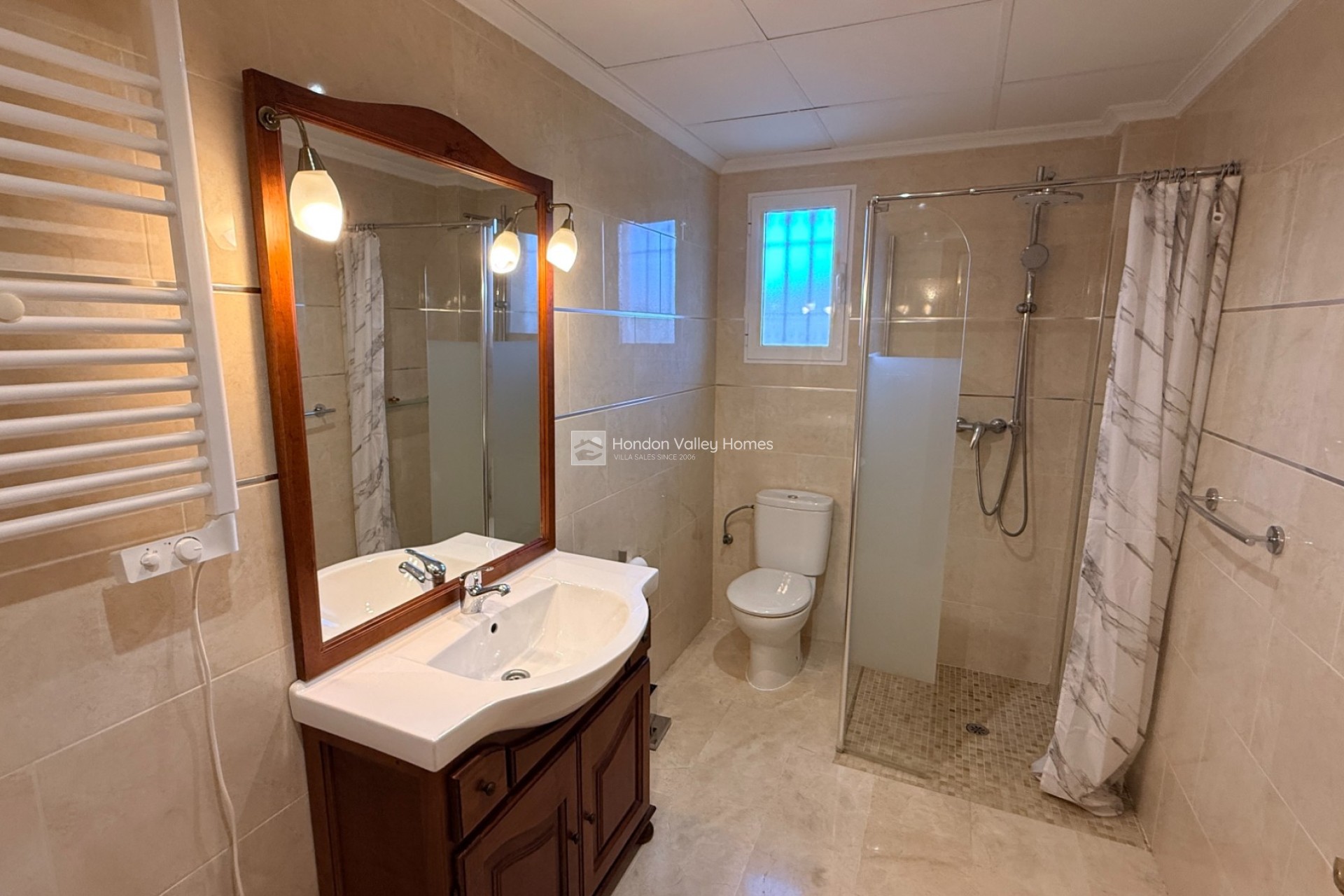 Reventa - Villa - Detached - Hondón de las Nieves